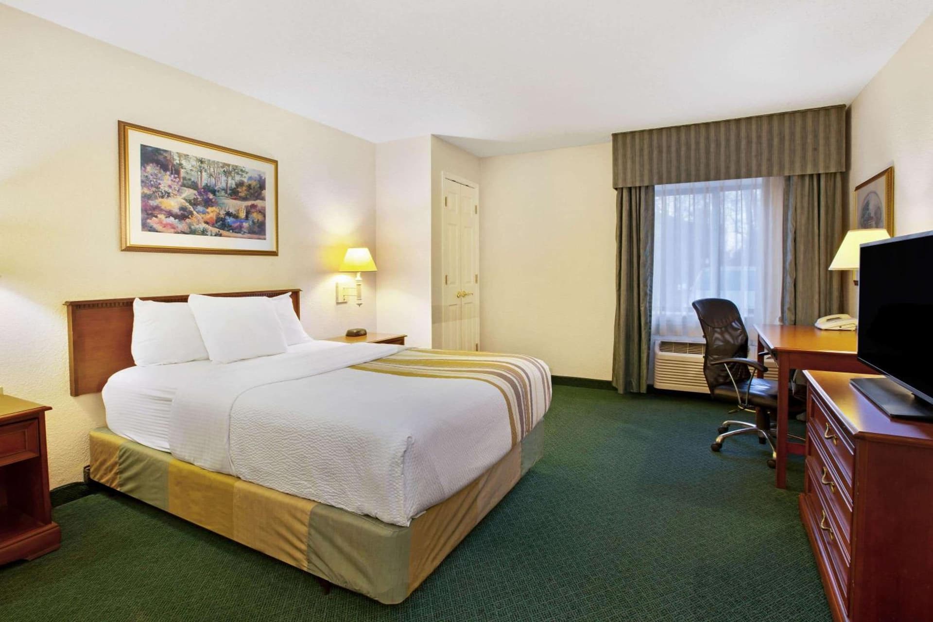 La Quinta Inn by Wyndham Detroit Canton gallery photo in Canton — image 37
