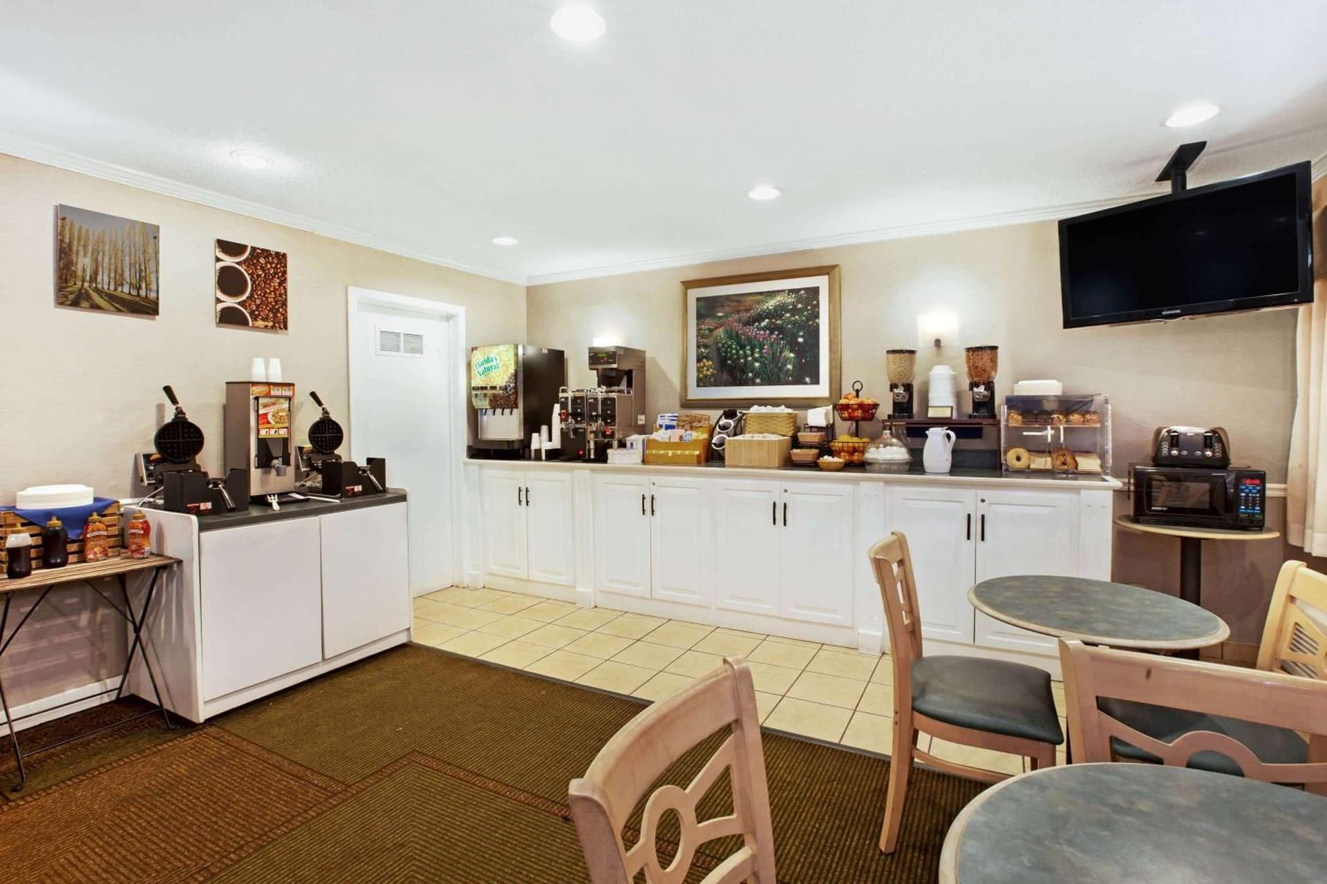 La Quinta Inn by Wyndham Detroit Canton gallery photo in Canton — image 36