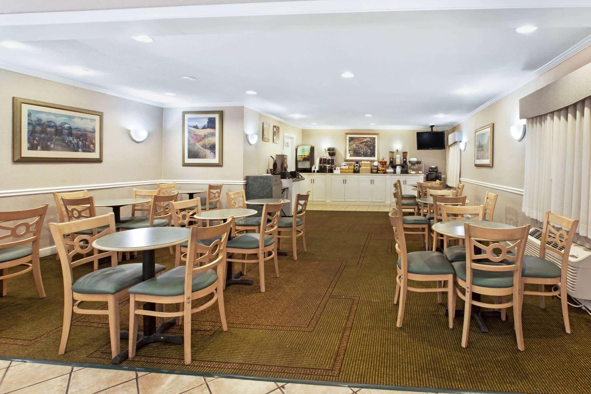La Quinta Inn by Wyndham Detroit Canton gallery photo in Canton — image 11