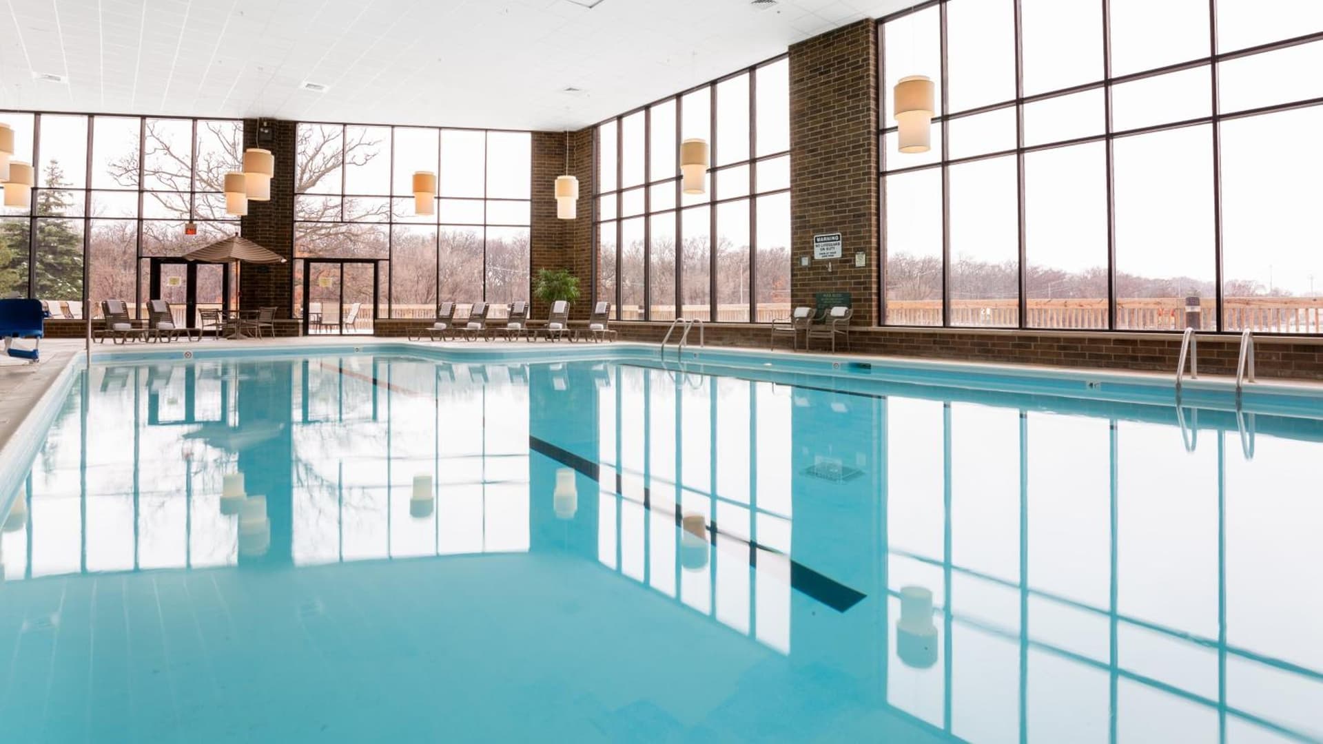 Holiday Inn Chicago Nw Crystal Lk Conv Ctr by IHG property views in Crystal Lake, IL — gallery photo 3