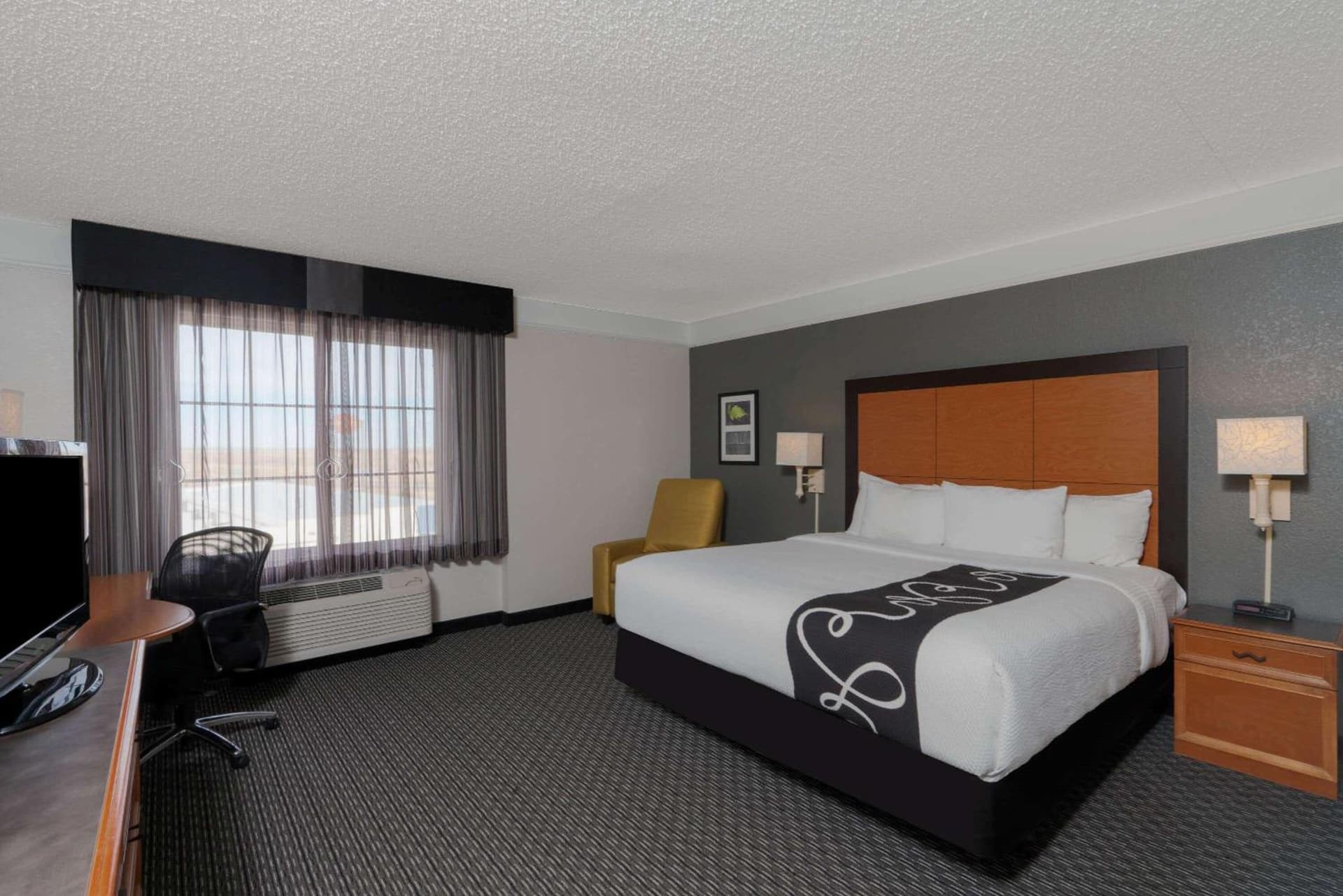 La Quinta by Wyndham Pueblo interior in Pueblo, CO — gallery photo 2