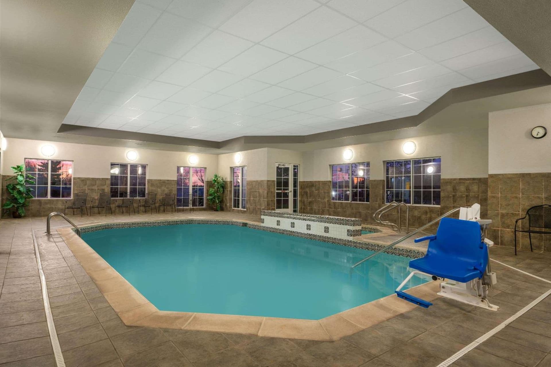 La Quinta Inn & Suites by Wyndham Loveland Estes Park gallery photo in Loveland, CO — image 7