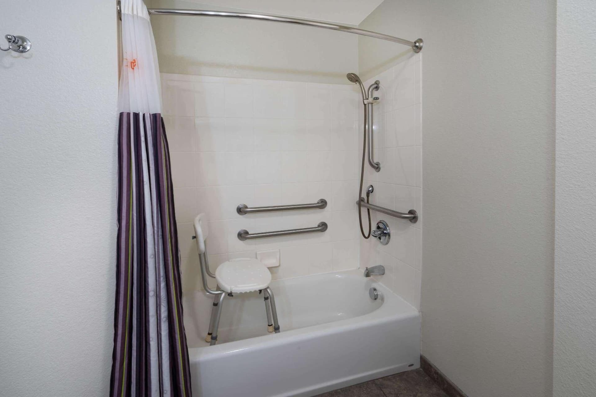 La Quinta Inn & Suites by Wyndham Loveland Estes Park gallery photo in Loveland, CO — image 13