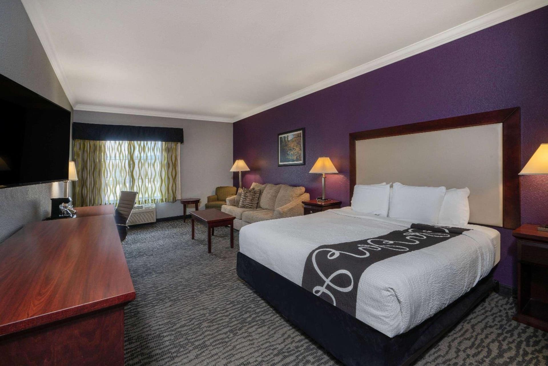 La Quinta Inn & Suites by Wyndham Loveland Estes Park property views in Loveland, CO — gallery photo 3