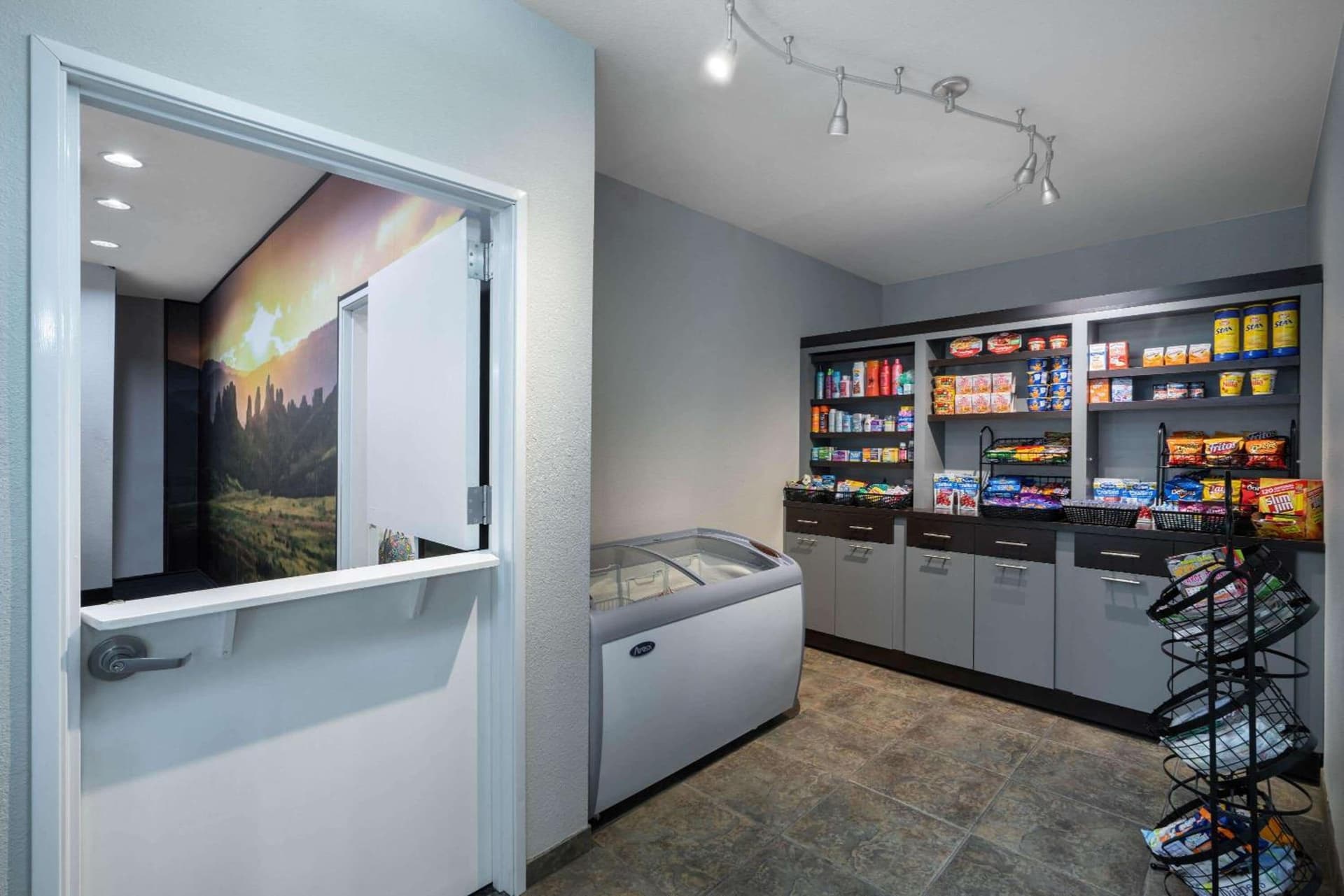 La Quinta Inn & Suites by Wyndham Loveland Estes Park gallery photo in Loveland, CO — image 28