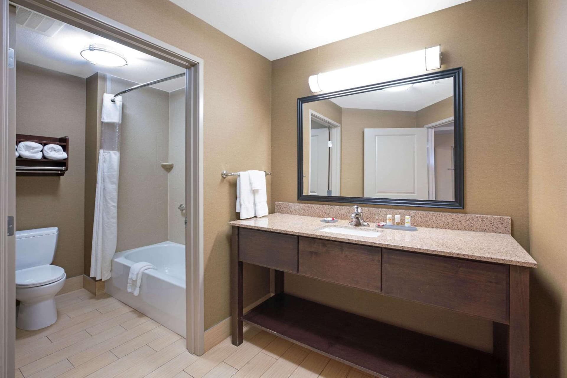 La Quinta by Wyndham Bellingham gallery photo in Bellingham, WA — image 47