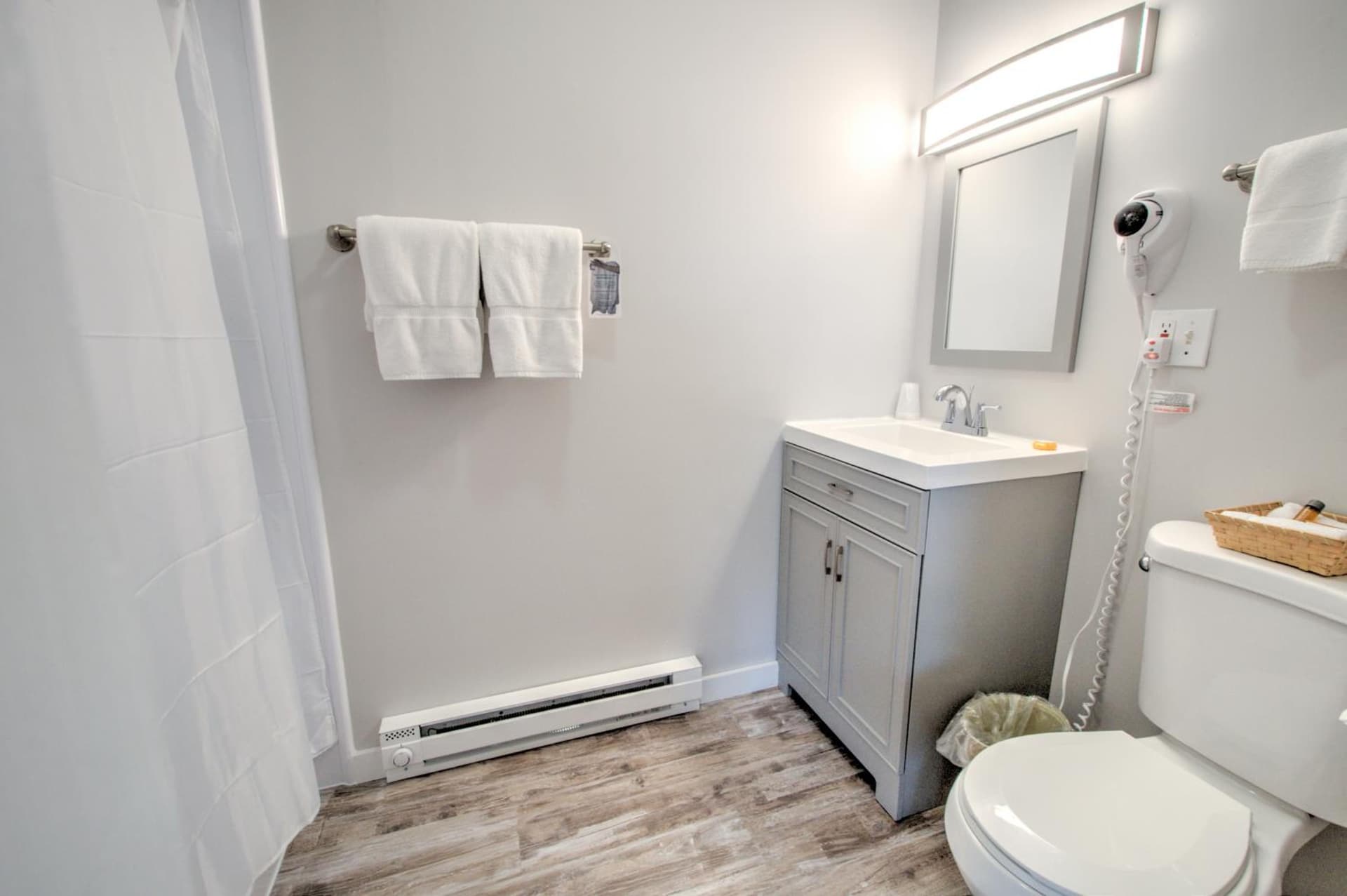 East Shore Lodging gallery photo in Hawley, PA — image 37