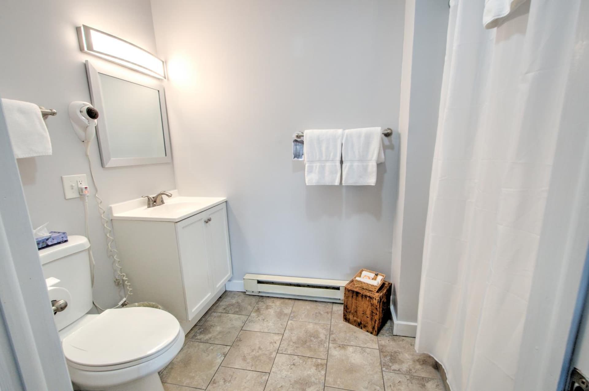 East Shore Lodging gallery photo in Hawley, PA — image 56