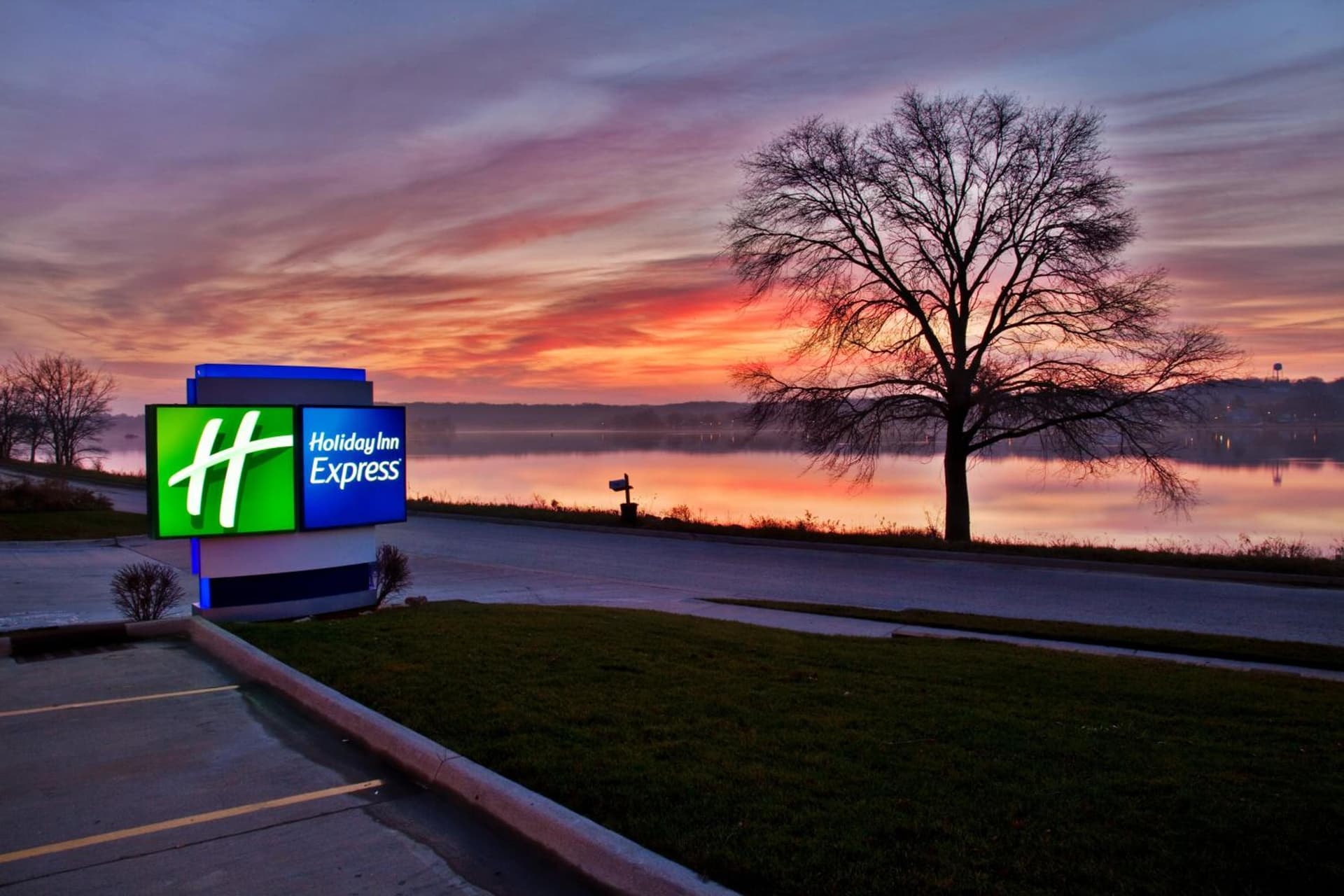 Holiday Inn Express Le Claire Riverfront-Davenport by IHG gallery photo in Le Claire, IA — image 16