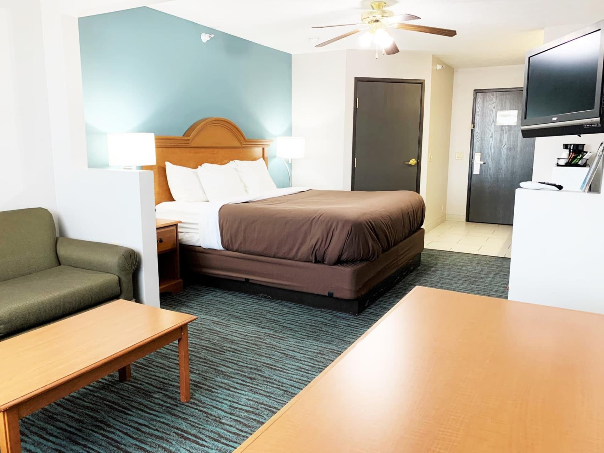 BridgePointe Inn & Suites by BPhotels, Lincoln I-80 & 27th St gallery photo in Lincoln, NE — image 11
