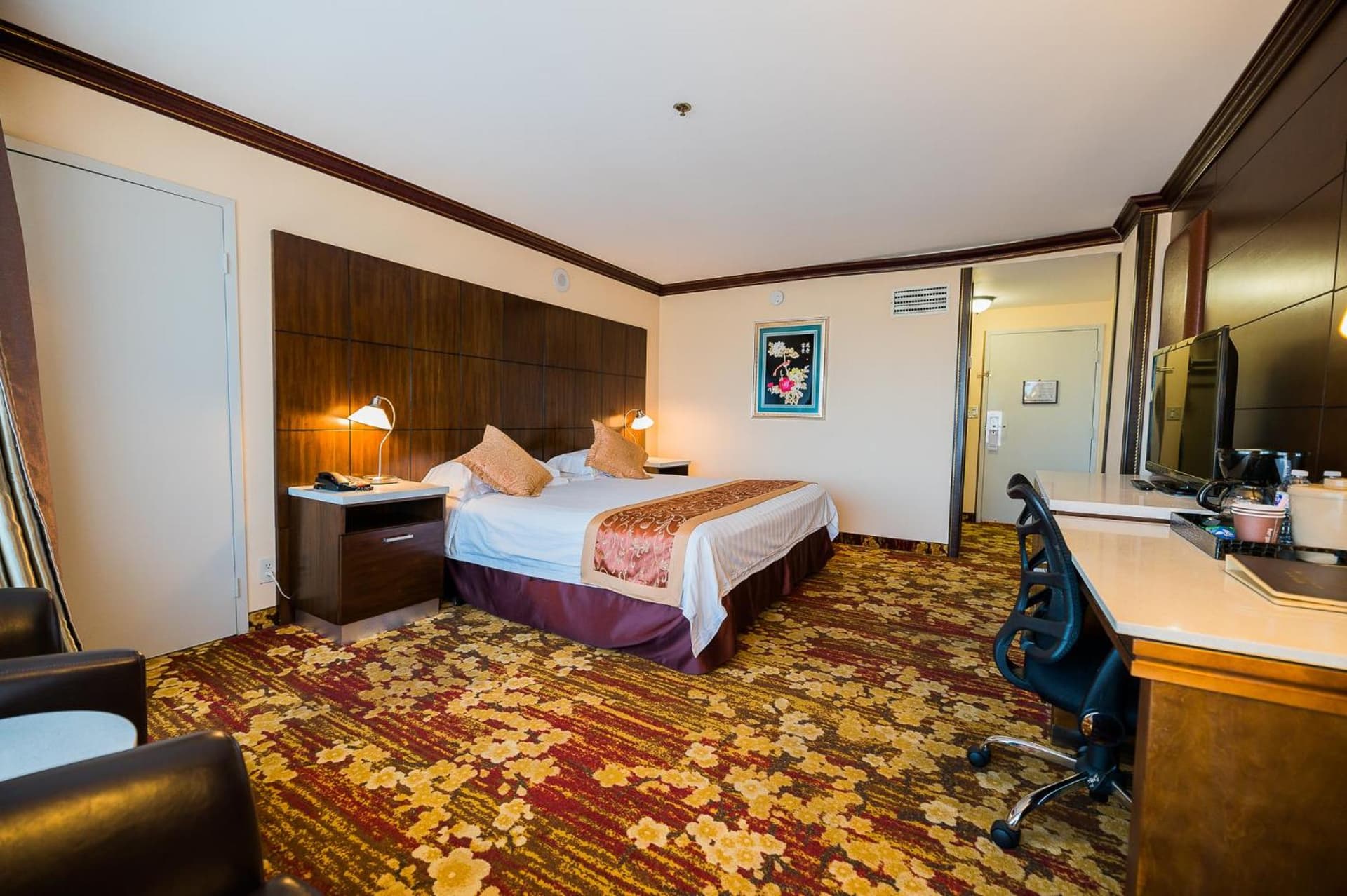 LA Crystal Hotel -Los Angeles-Long Beach Area gallery photo in Carson, CA — image 92
