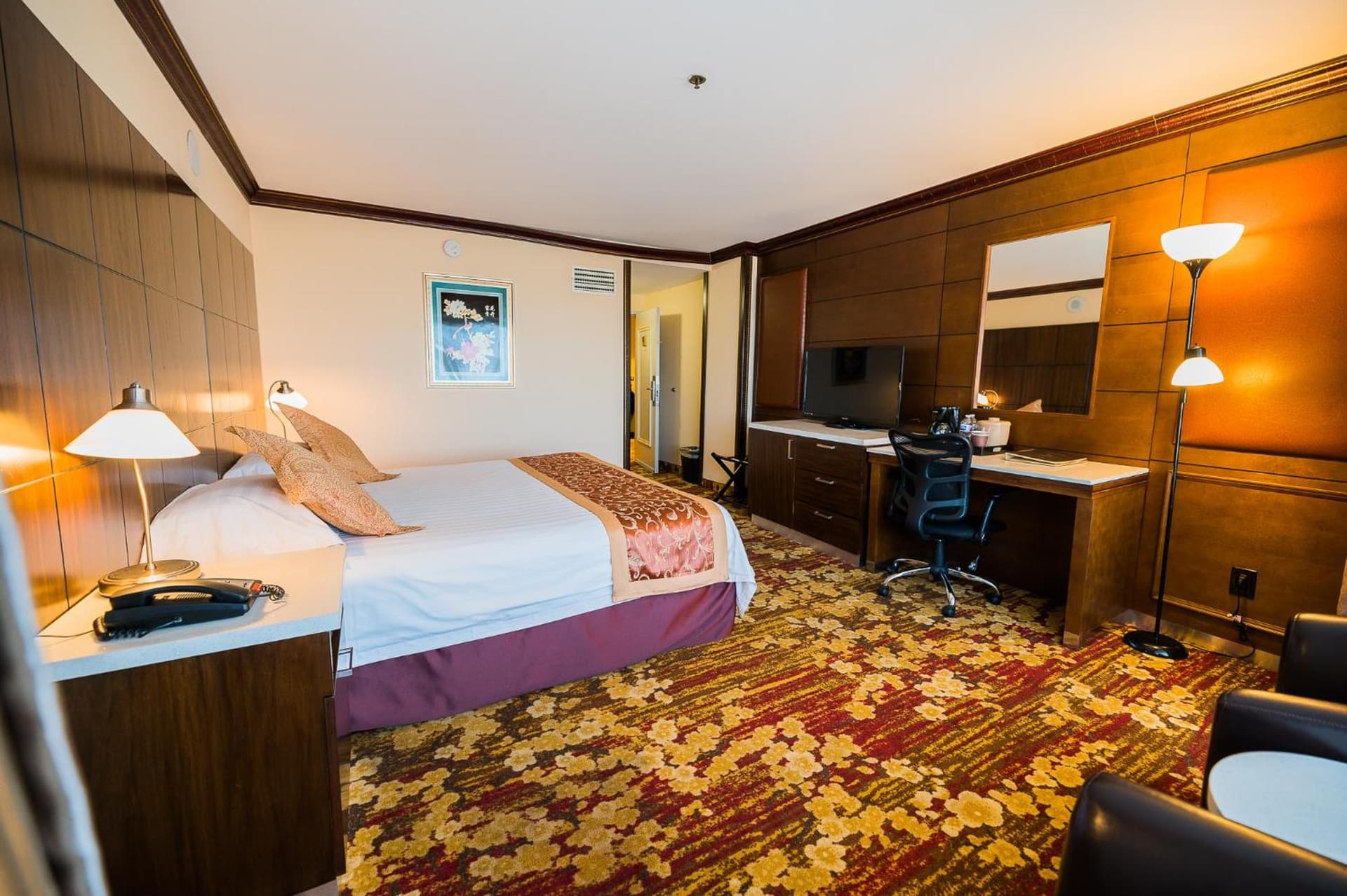 LA Crystal Hotel -Los Angeles-Long Beach Area gallery photo in Carson, CA — image 56
