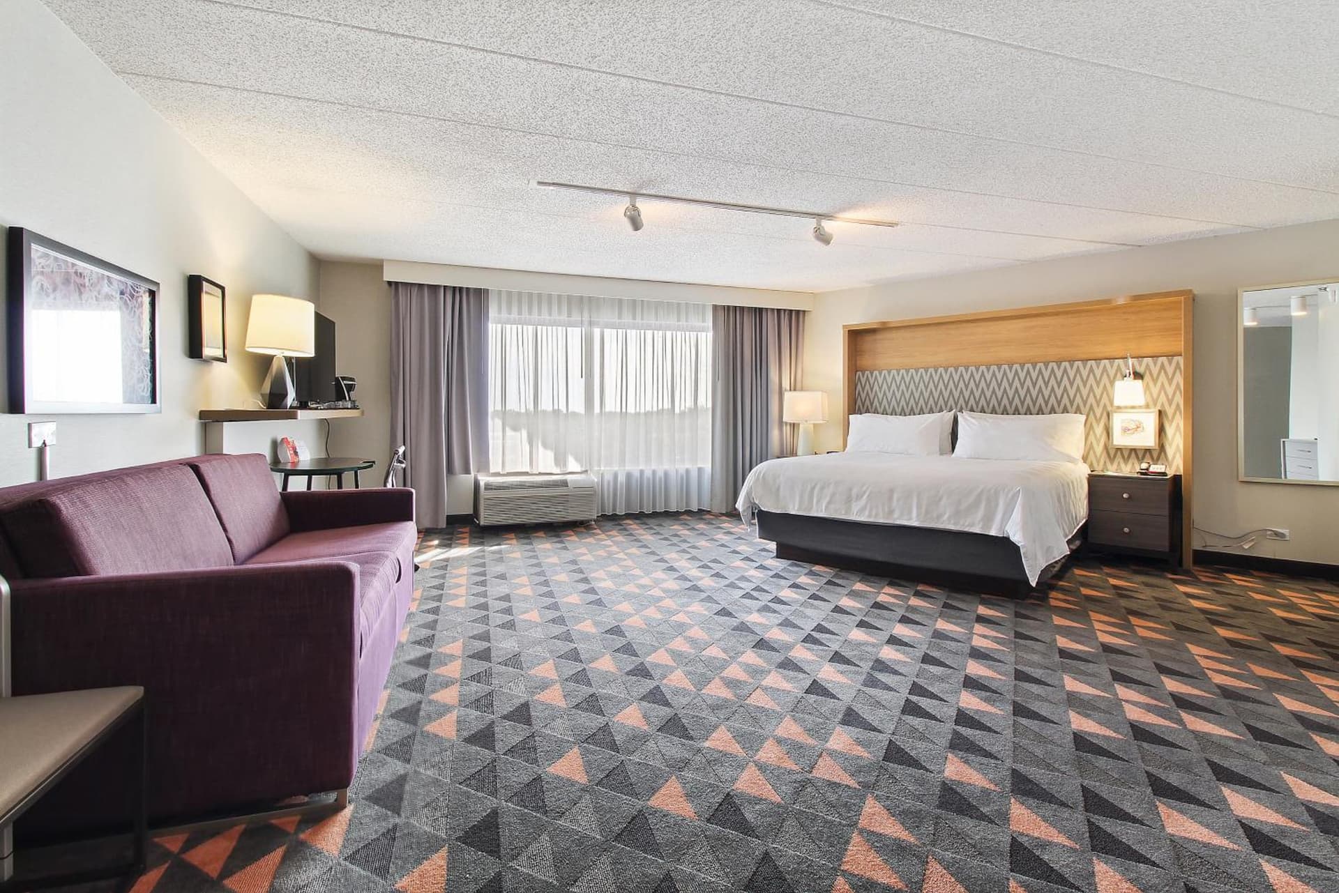 Holiday Inn Chicago Nw Crystal Lk Conv Ctr by IHG gallery photo in Crystal Lake, IL — image 24
