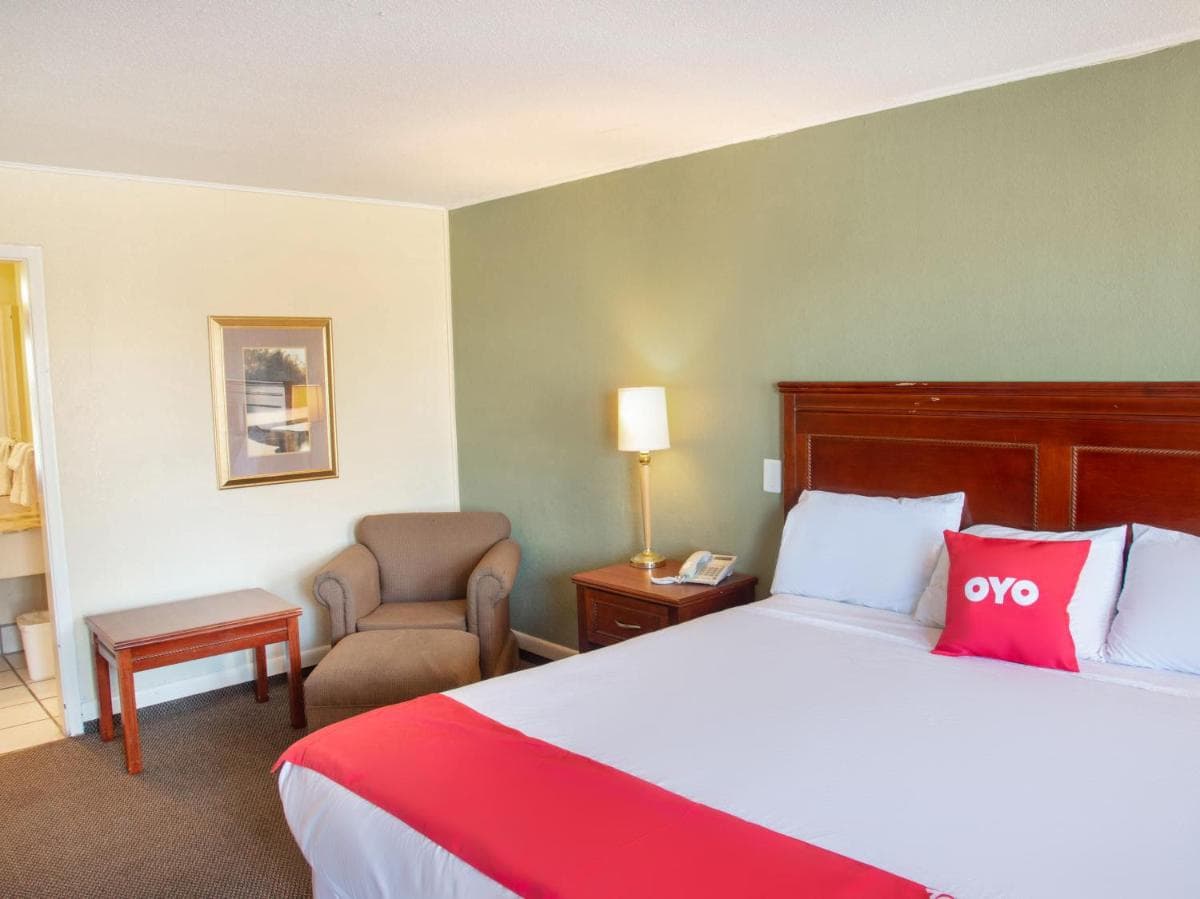 Rest Inn - Extended Stay, I-40 Airport, Wedding & Event Center interior in Amarillo, TX — gallery photo 2