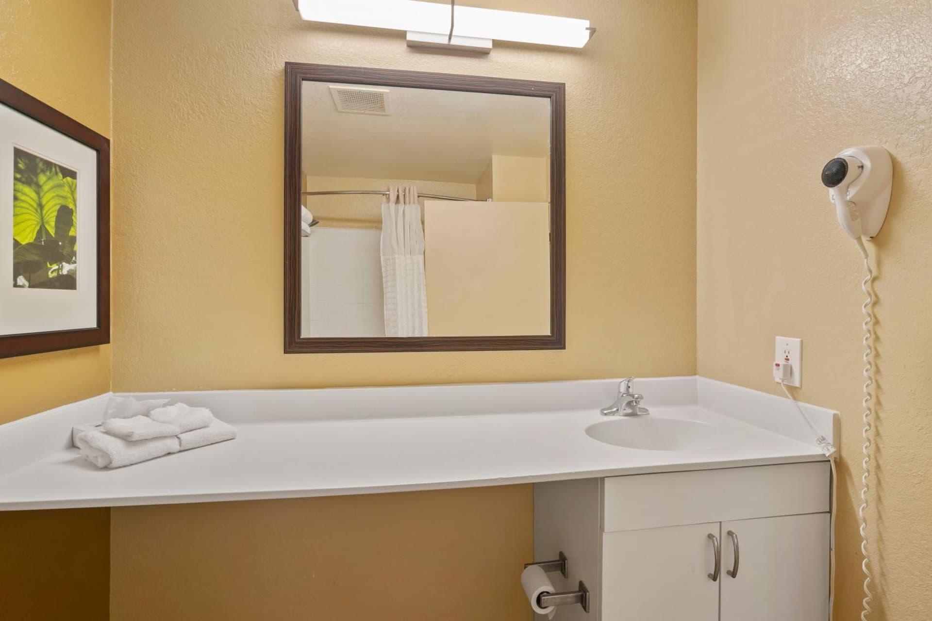 Extended Stay America Suites - Washington, DC - Falls Church - Merrifield interior in Merrifield, VA — gallery photo 2