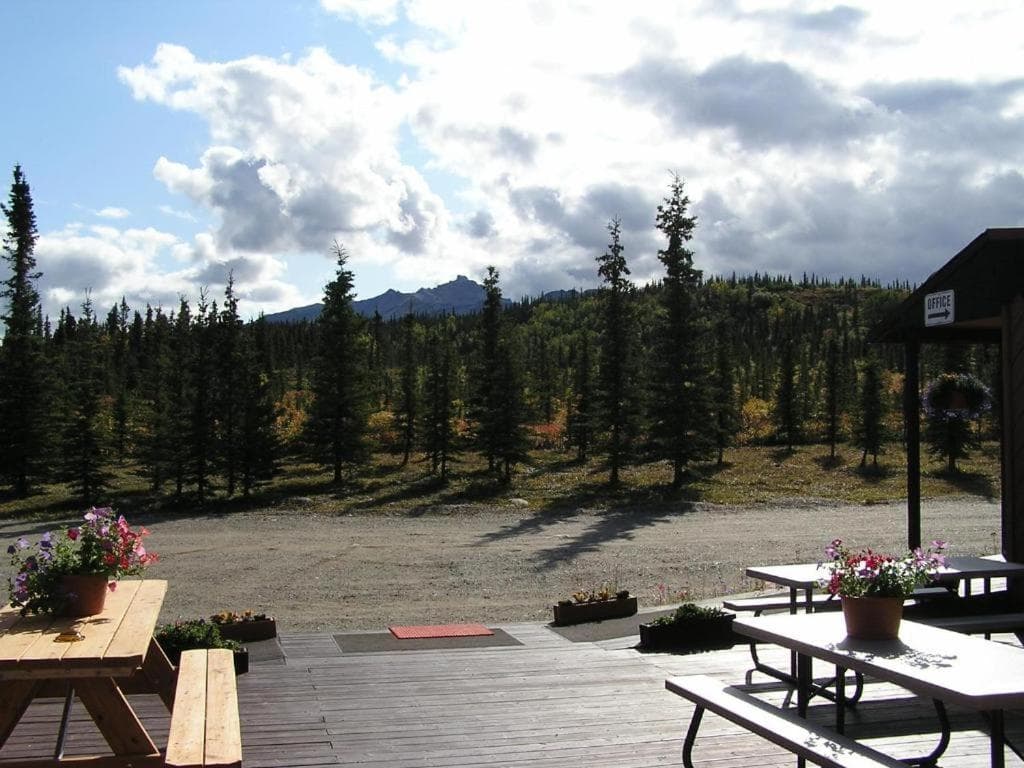 White Moose Lodge property views in Healy, AK — gallery photo 3