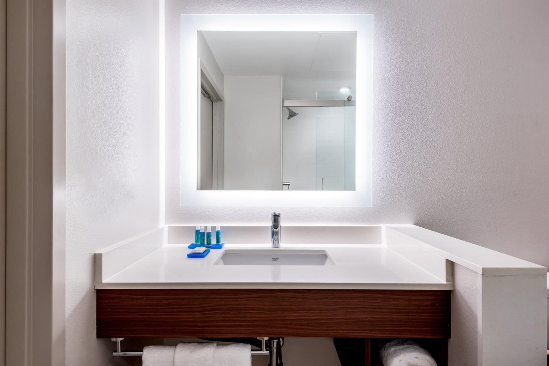 Holiday Inn Express & Suites Santa Ana - Orange County by IHG gallery photo in Santa Ana, CA — image 22