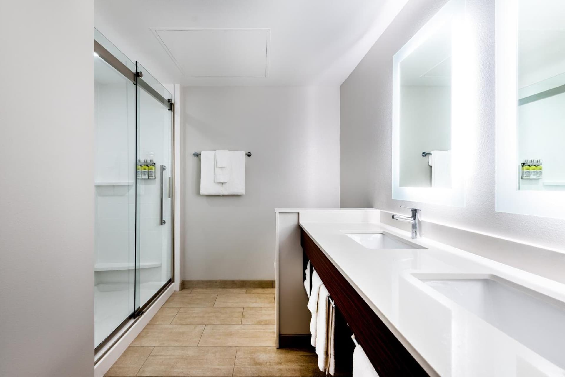 Holiday Inn Express & Suites Santa Ana - Orange County by IHG gallery photo in Santa Ana, CA — image 25