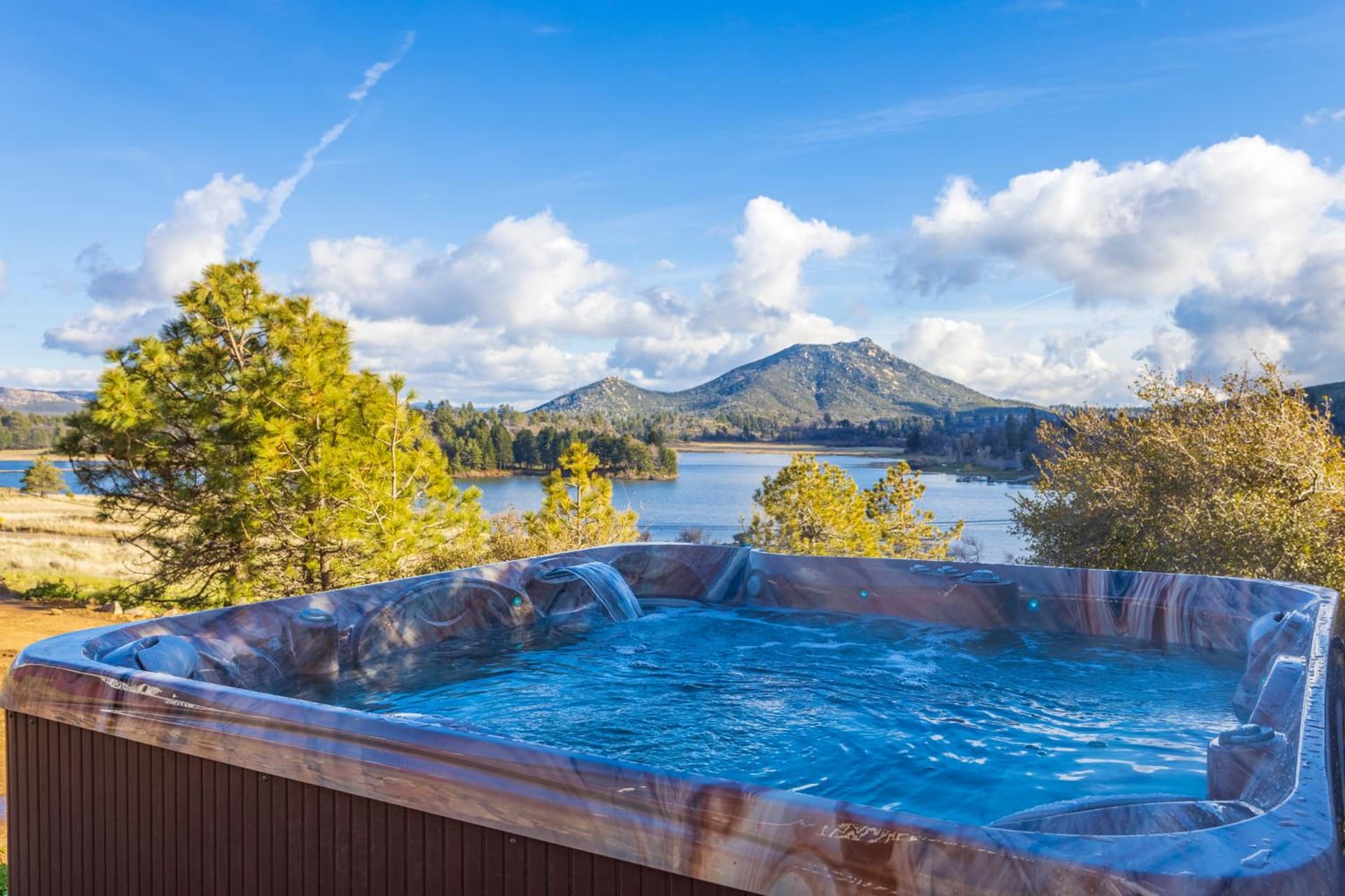 Quiet Mind Mountain Lodge, Retreat & Spa interior in Julian, CA — gallery photo 2