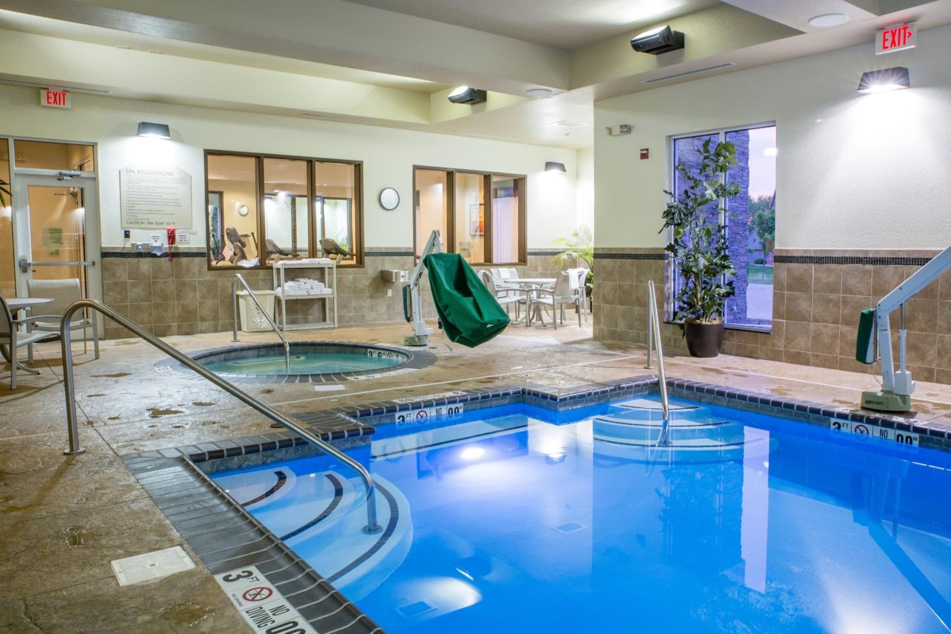 Holiday Inn Hotel & Suites Bloomington Airport by IHG gallery photo in Bloomington, IL — image 8