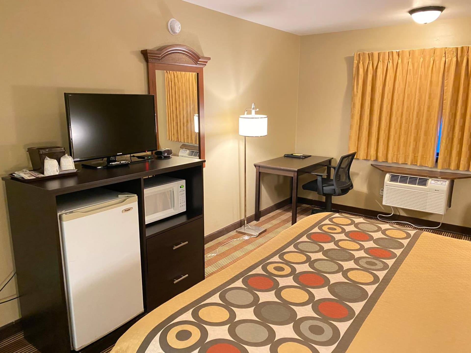 Super 8 by Wyndham Eau Claire WI gallery photo in Eau Claire, WI — image 30