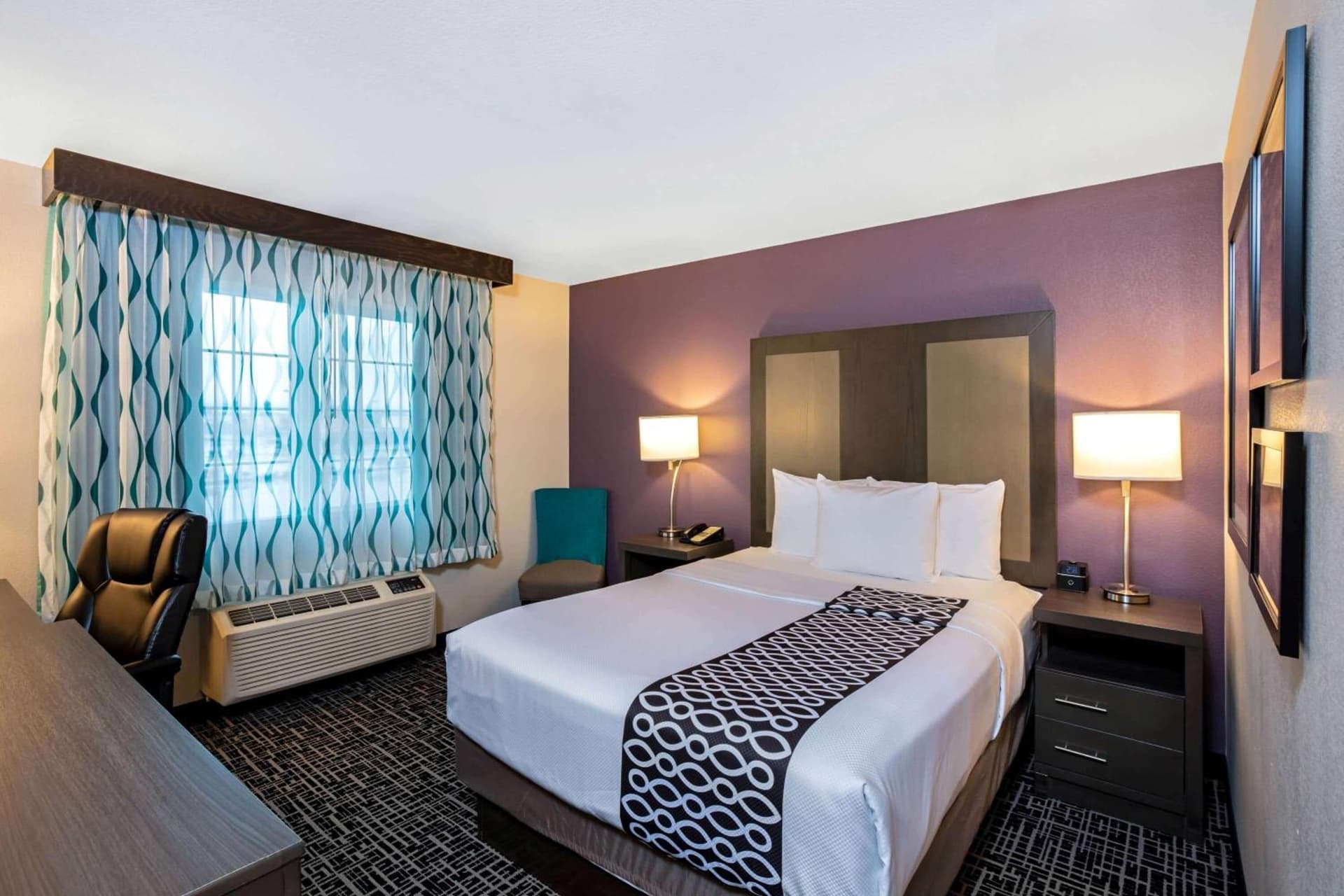 La Quinta Inn & Suites by Wyndham Las Vegas Nellis property views in Las Vegas, NV — gallery photo 3