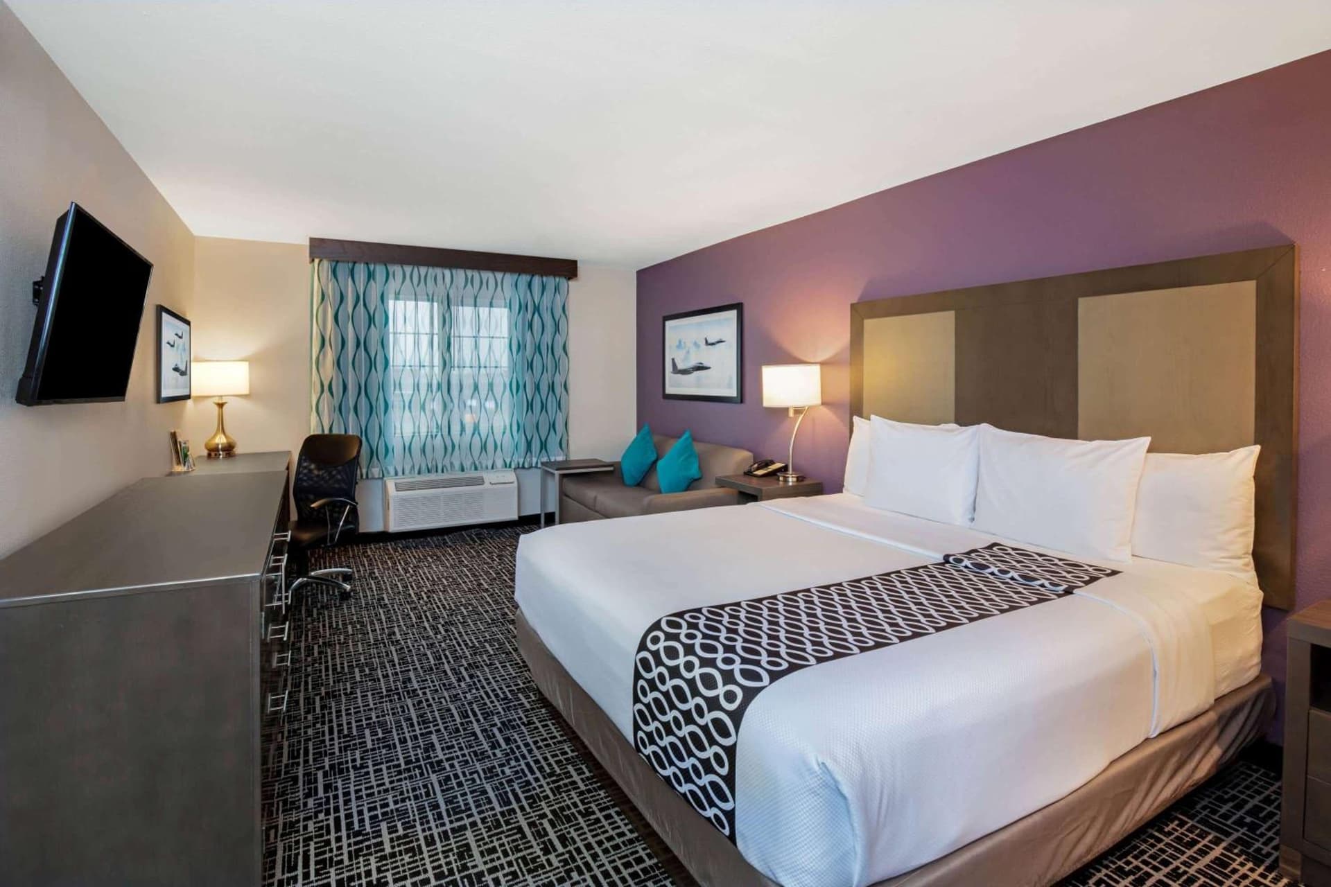 La Quinta Inn & Suites by Wyndham Las Vegas Nellis gallery photo in Las Vegas, NV — image 40