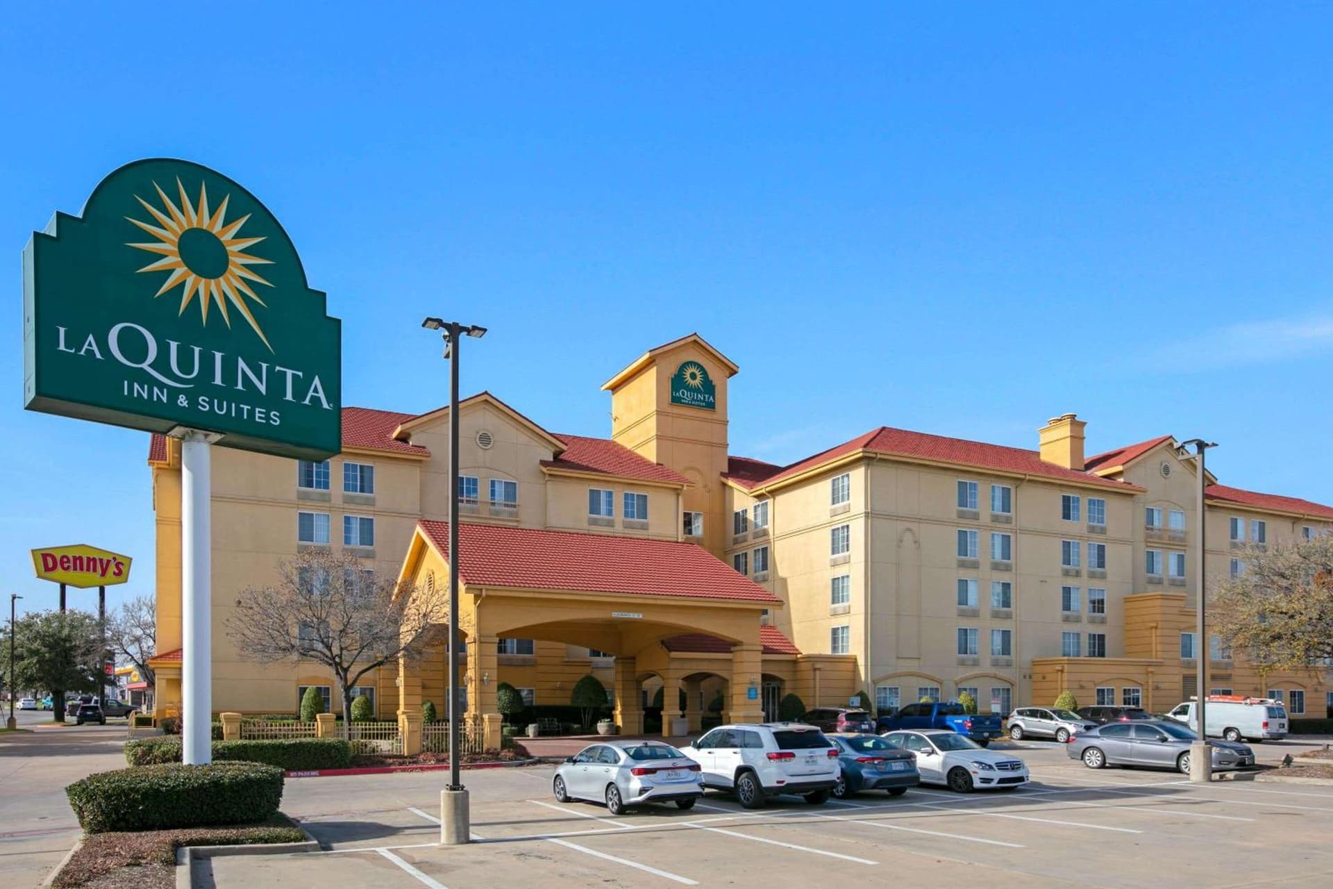La Quinta by Wyndham DFW Airport South / Irving interior in Irving, TX — gallery photo 2