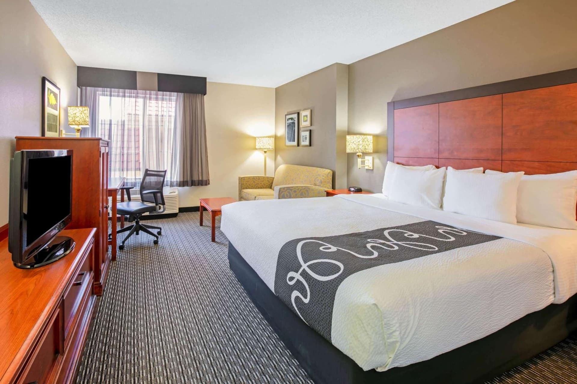 La Quinta by Wyndham DFW Airport South / Irving gallery photo in Irving, TX — image 4