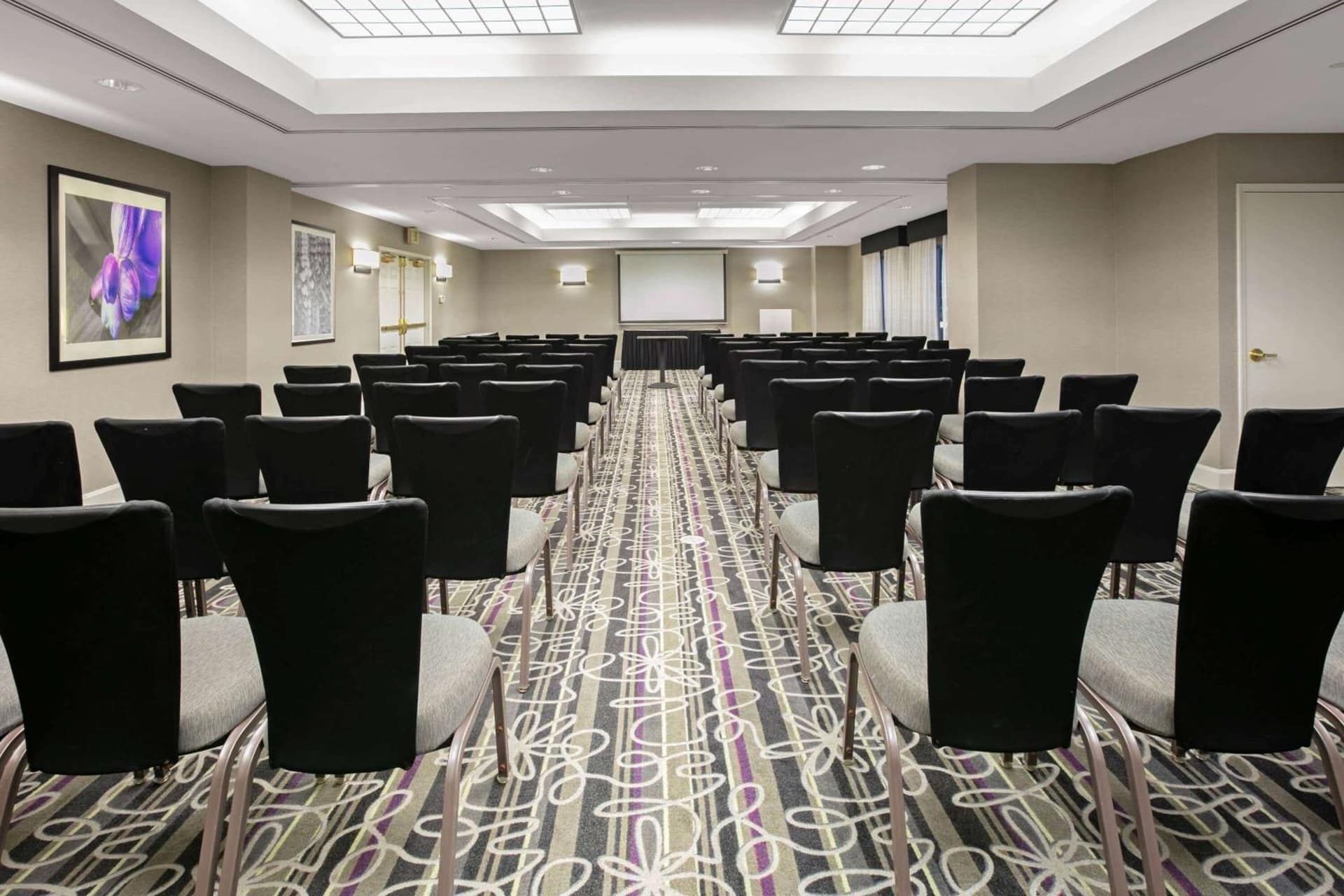 La Quinta by Wyndham DFW Airport South / Irving gallery photo in Irving, TX — image 32