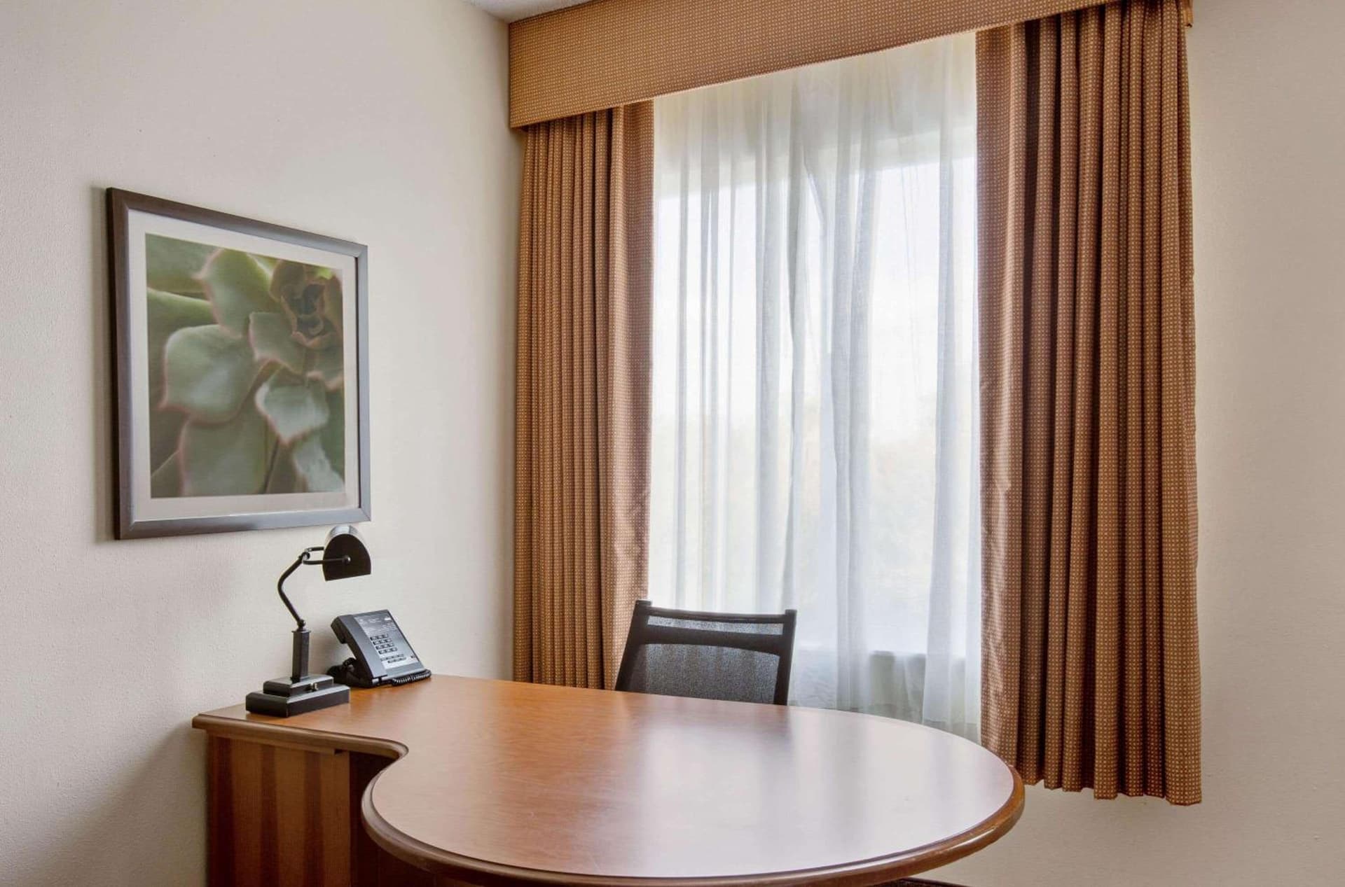La Quinta Inn & Suites by Wyndham Sawgrass gallery photo in Sunrise, FL — image 40