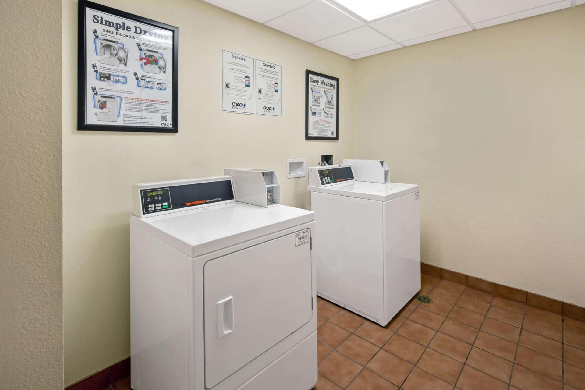 La Quinta Inn & Suites by Wyndham Sawgrass gallery photo in Sunrise, FL — image 7