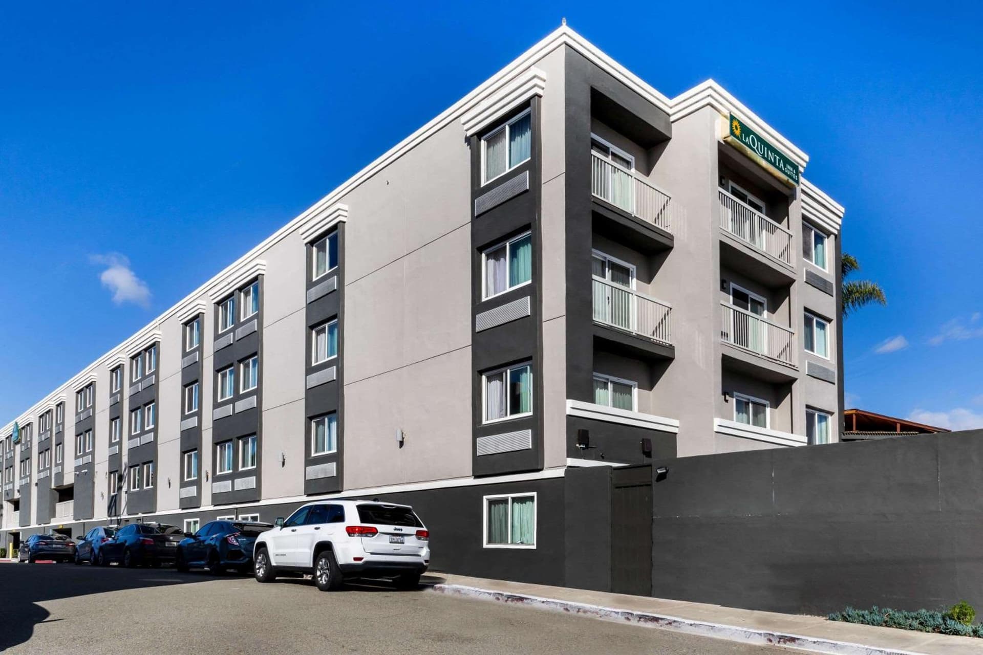La Quinta by Wyndham San Diego Mission Bay featured exterior or lobby in San Diego, CA — similar hotel