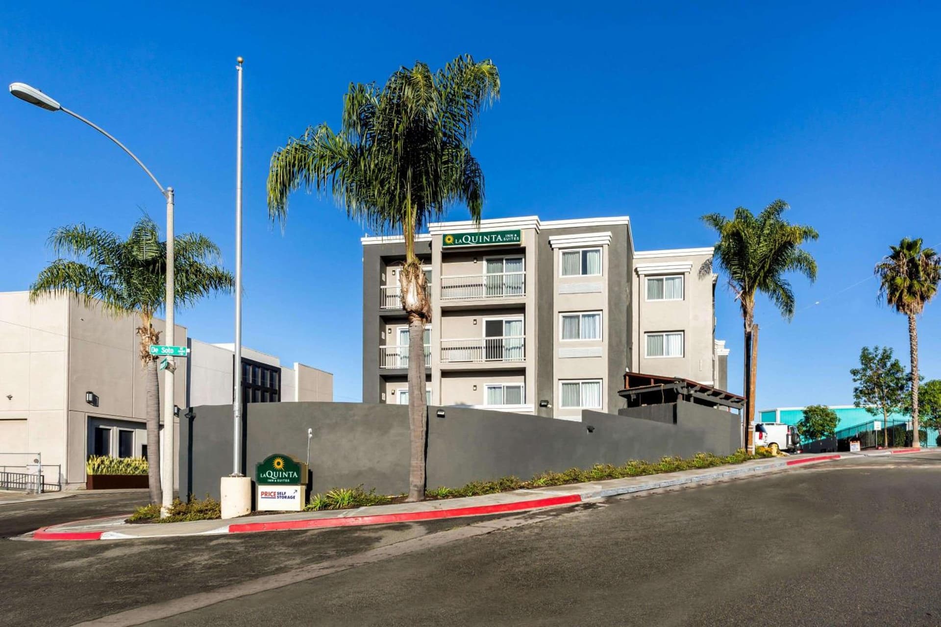 La Quinta by Wyndham San Diego Mission Bay interior in San Diego, CA — gallery photo 2