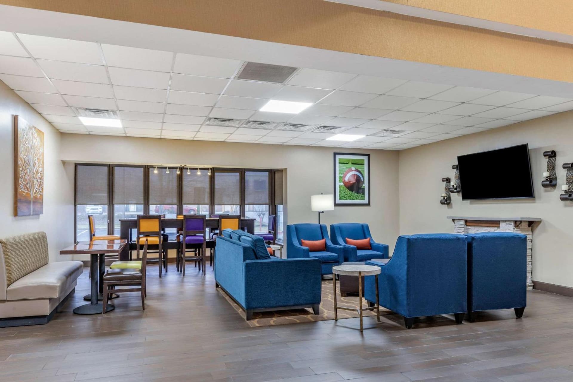 Comfort Inn & Suites Clemson - University Area interior in Clemson, SC — gallery photo 2