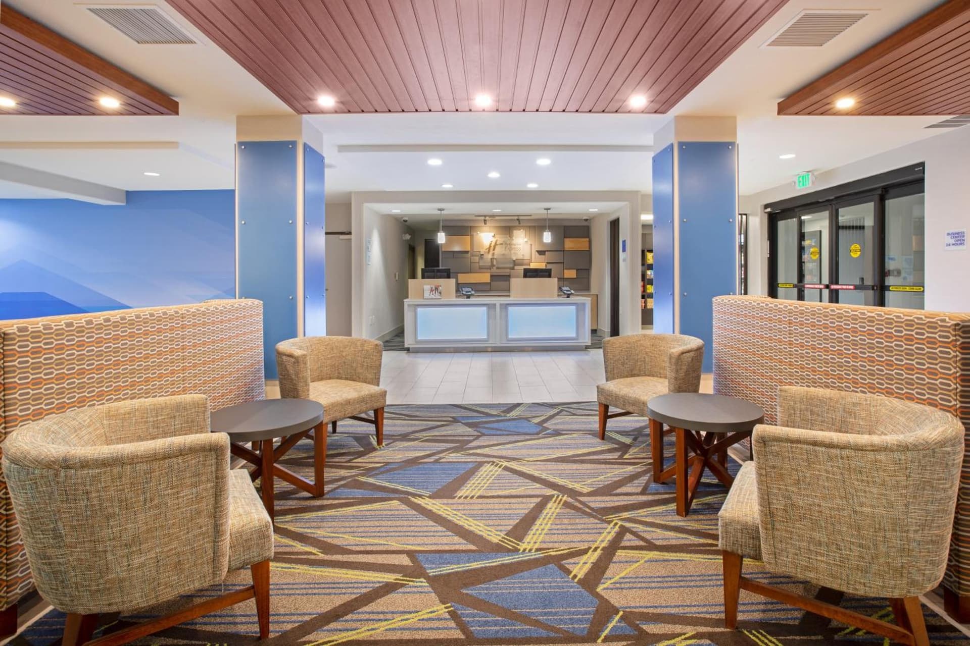 Holiday Inn Express & Suites Phoenix Glendale Dist by IHG gallery photo in Glendale, AZ — image 44