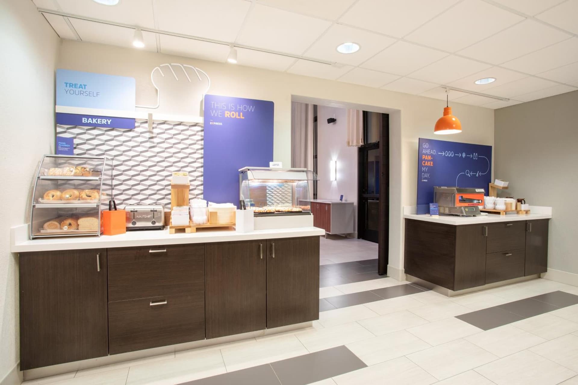 Holiday Inn Express & Suites Phoenix Glendale Dist by IHG gallery photo in Glendale, AZ — image 52