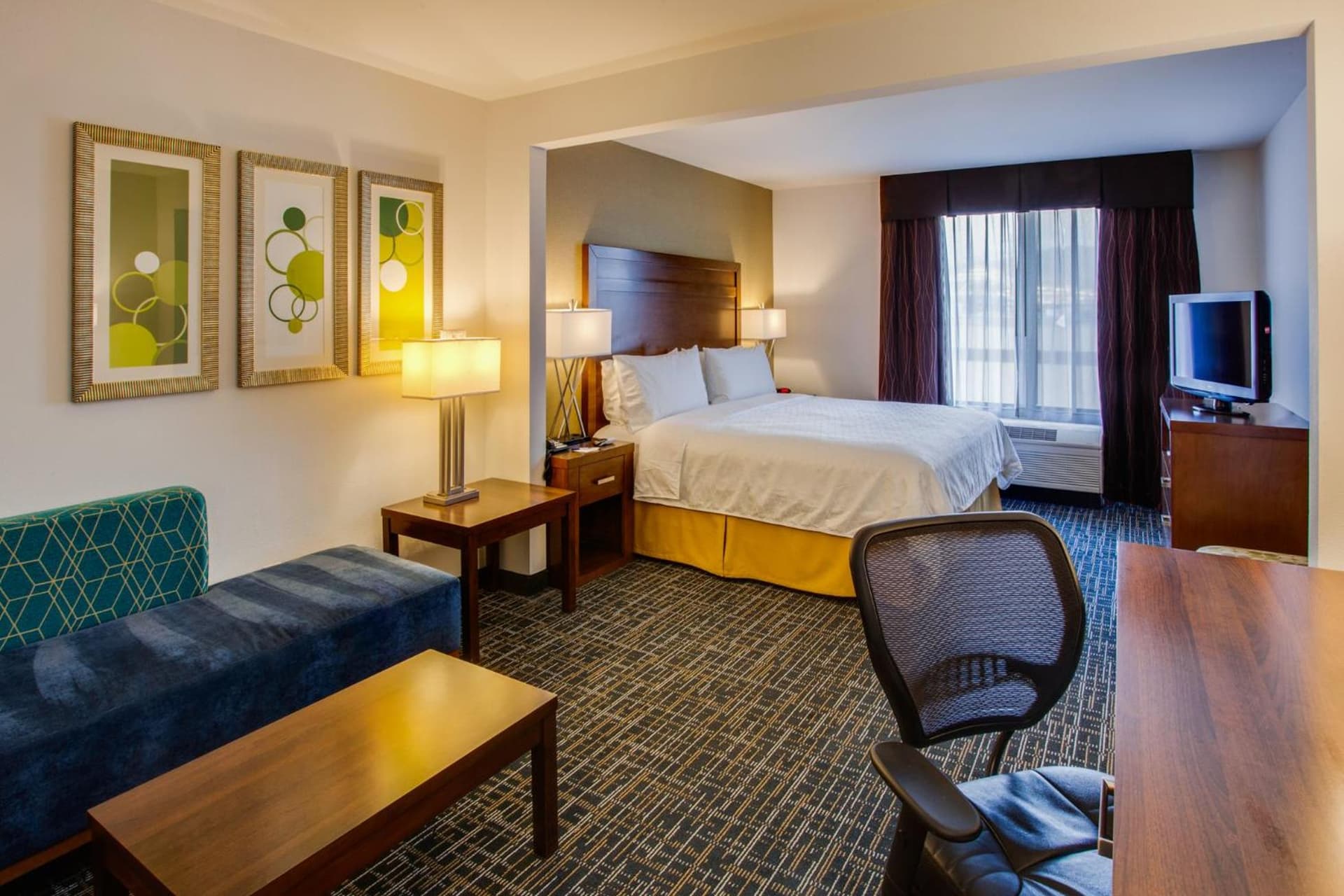 Holiday Inn Express San Francisco Airport North by IHG property views in South San Francisco, CA — gallery photo 3
