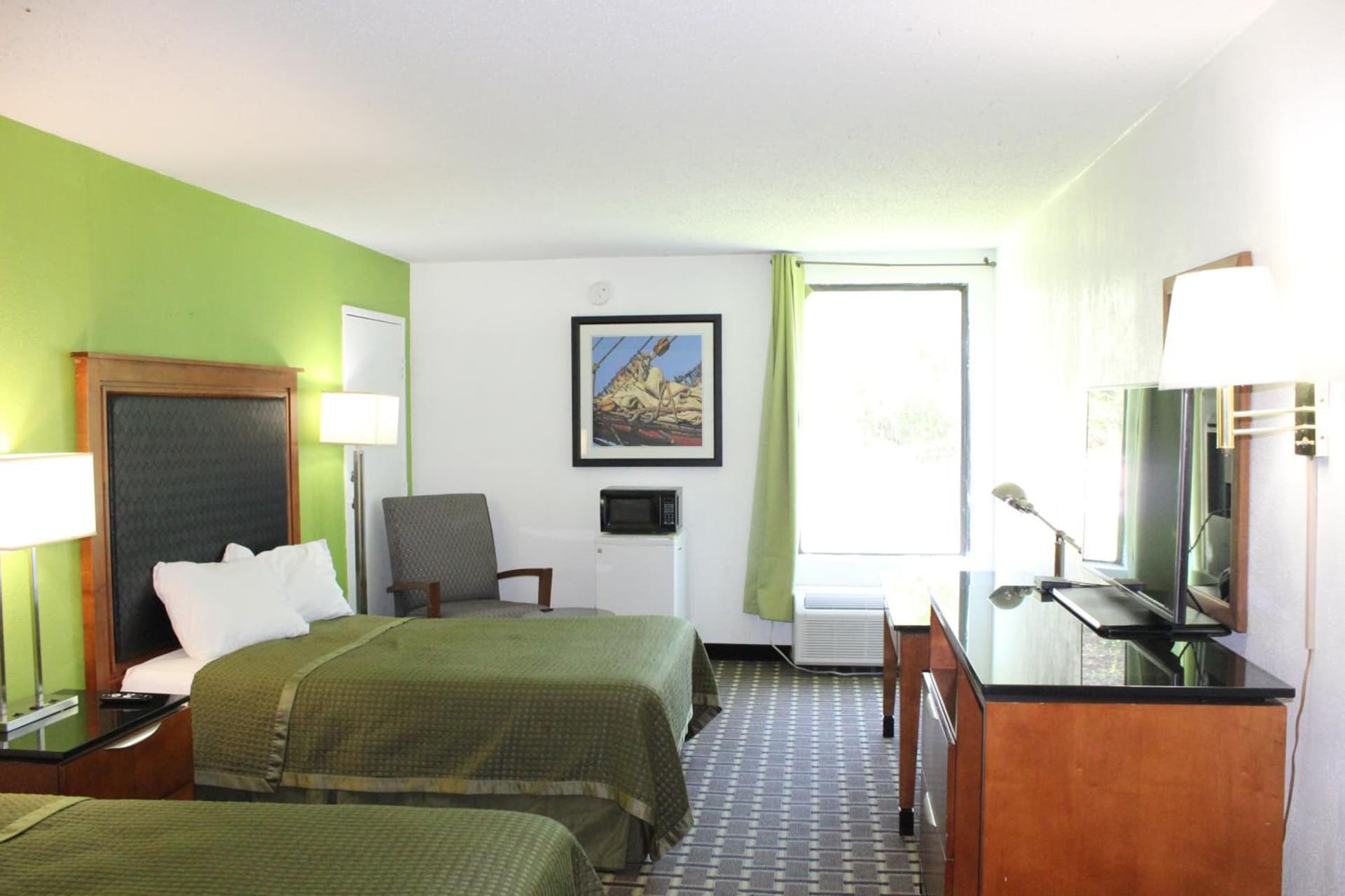 Spark By Hilton Roanoke Airport interior in Roanoke, VA — gallery photo 2