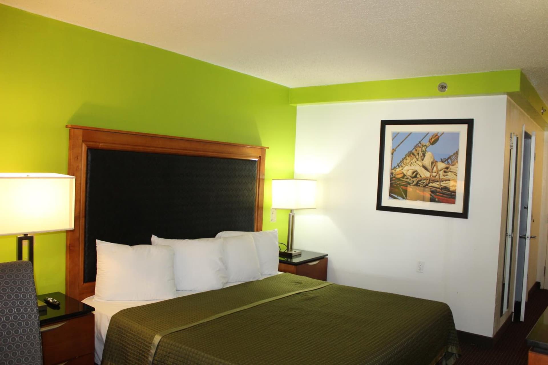 Spark By Hilton Roanoke Airport property views in Roanoke, VA — gallery photo 3