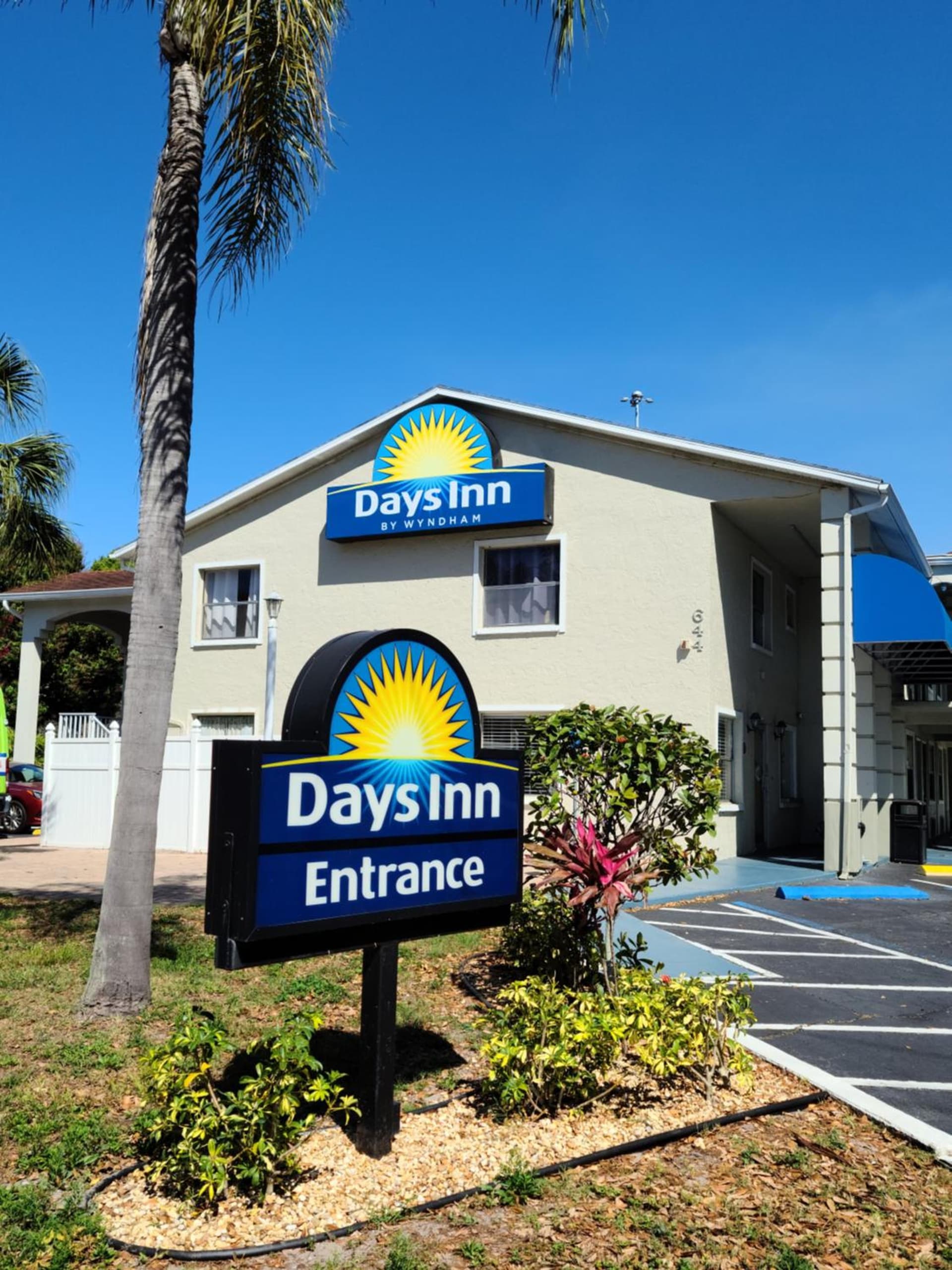 Days Inn by Wyndham Bradenton I-75 — hotel in Bradenton, Florida