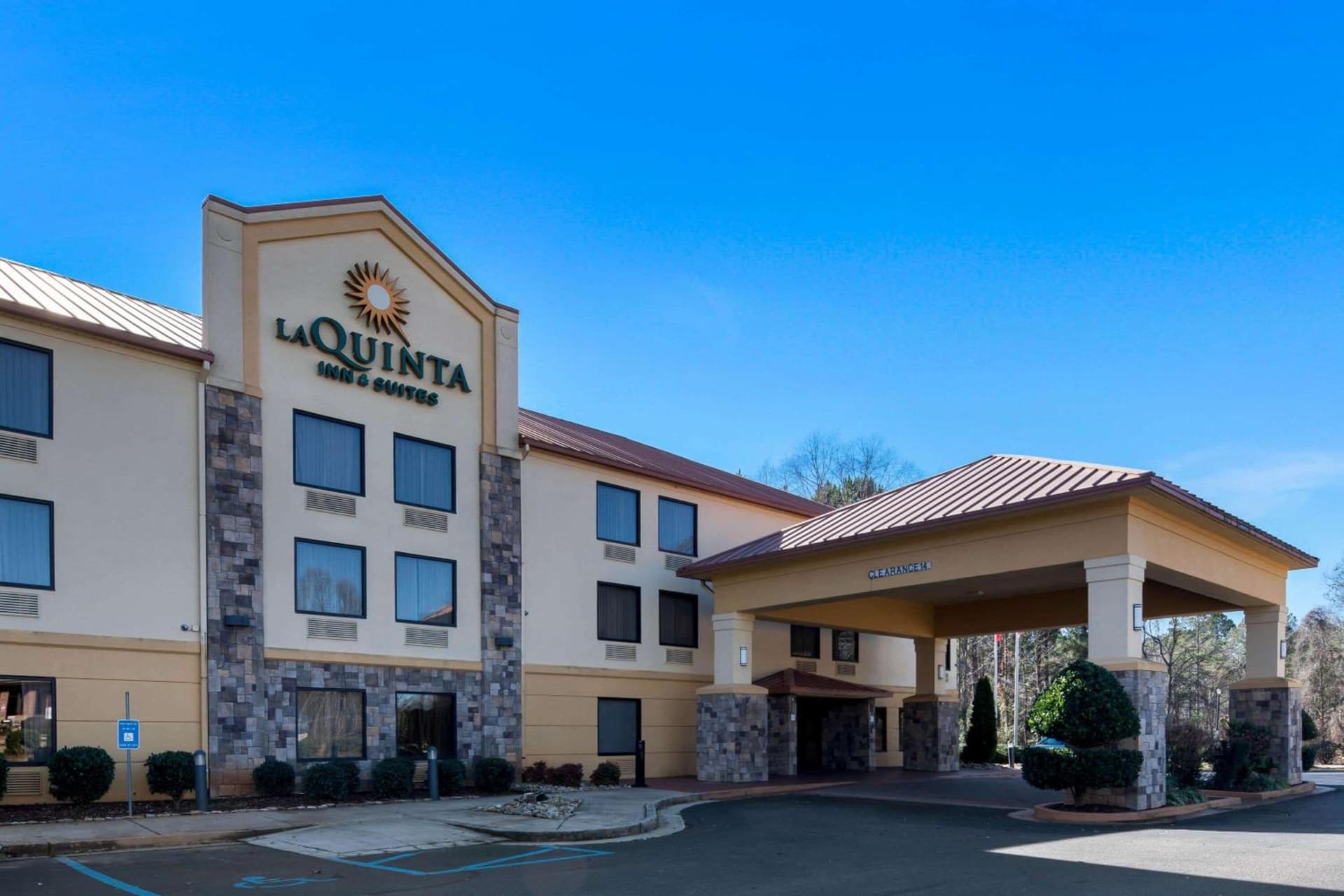 La Quinta by Wyndham LaGrange / I-85 featured exterior or lobby in LaGrange, GA — similar hotel