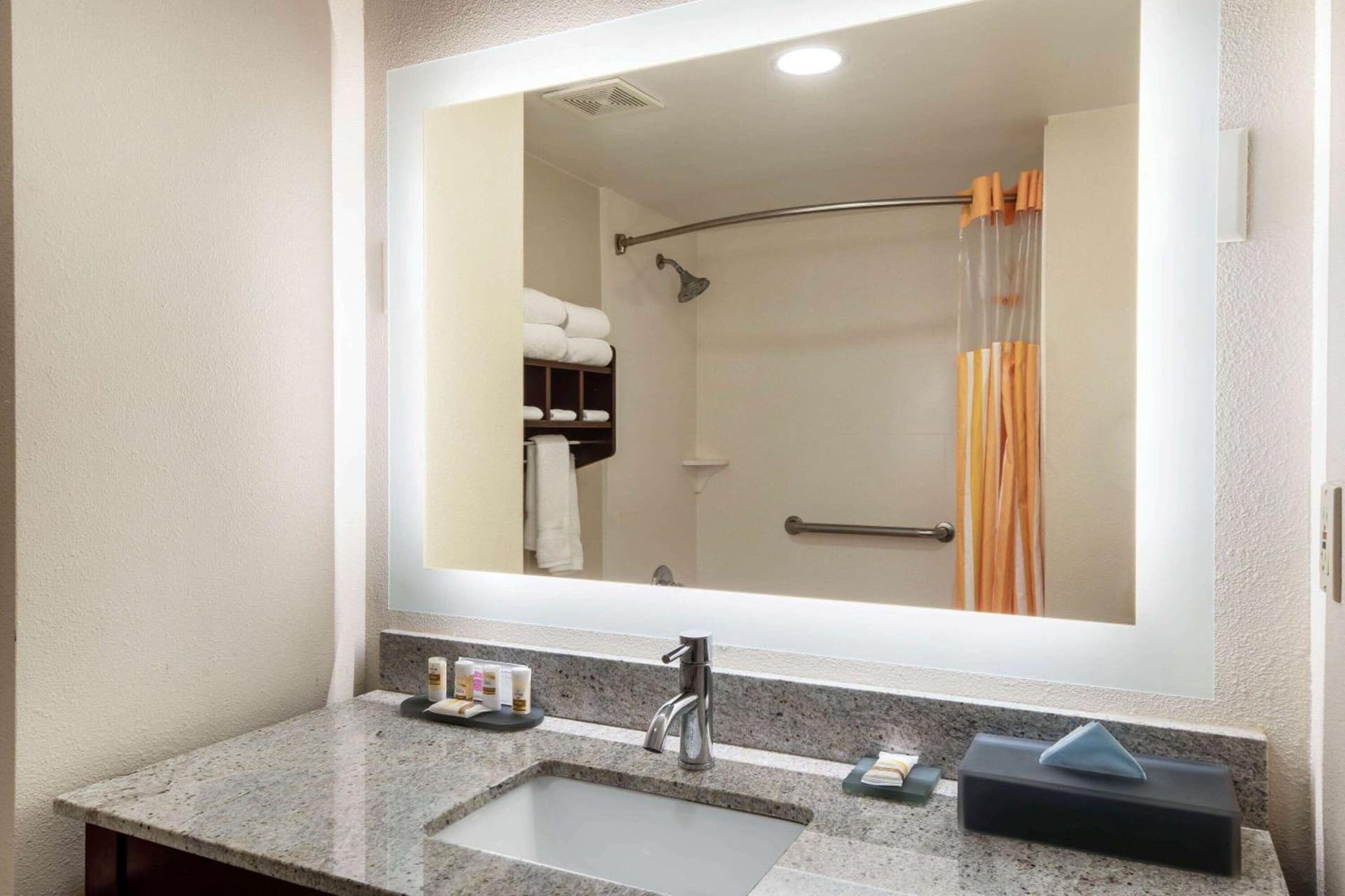 La Quinta by Wyndham LaGrange / I-85 gallery photo in LaGrange, GA — image 27