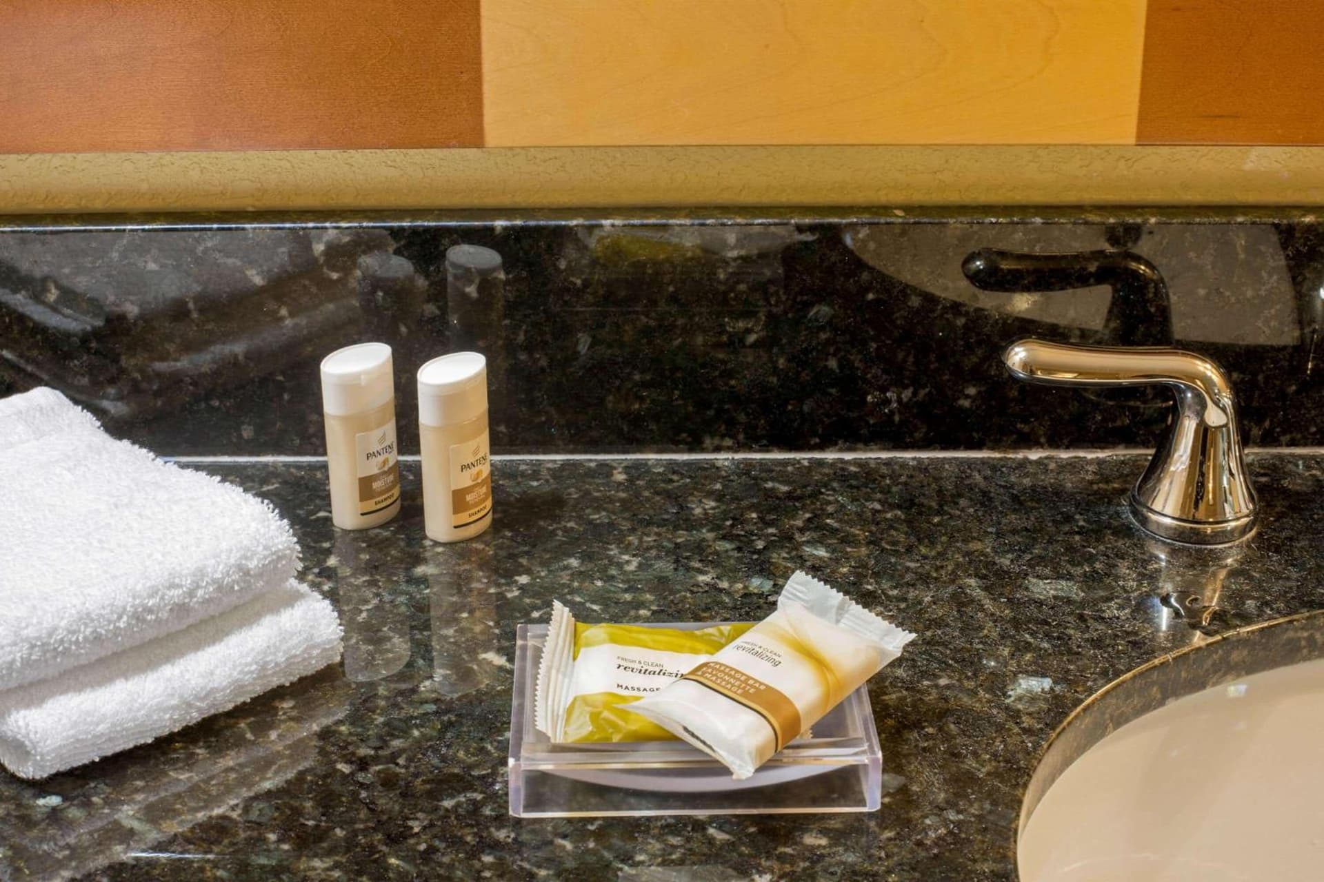 La Quinta Inn & Suites by Wyndham Sunrise gallery photo in Sunrise, FL — image 16