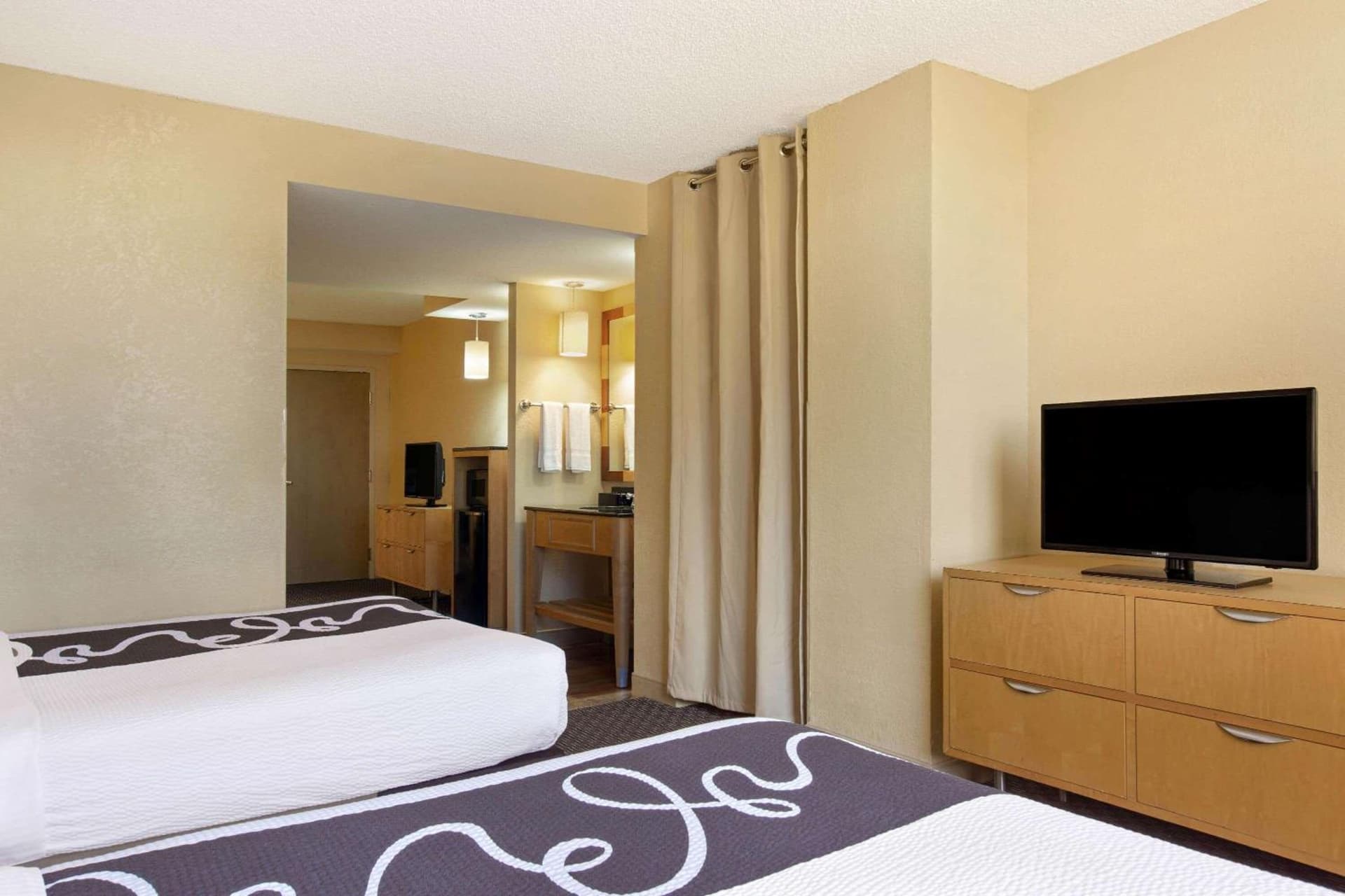 La Quinta Inn & Suites by Wyndham Sunrise gallery photo in Sunrise, FL — image 24