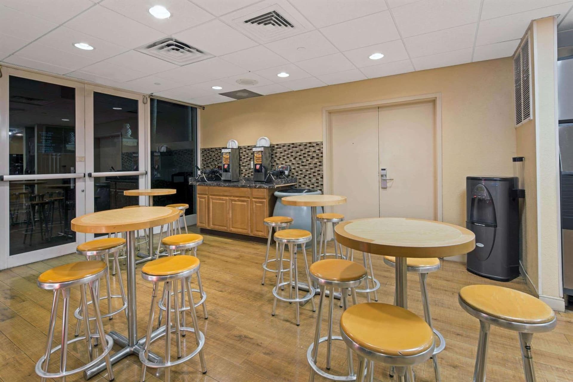 La Quinta Inn & Suites by Wyndham Sunrise gallery photo in Sunrise, FL — image 13