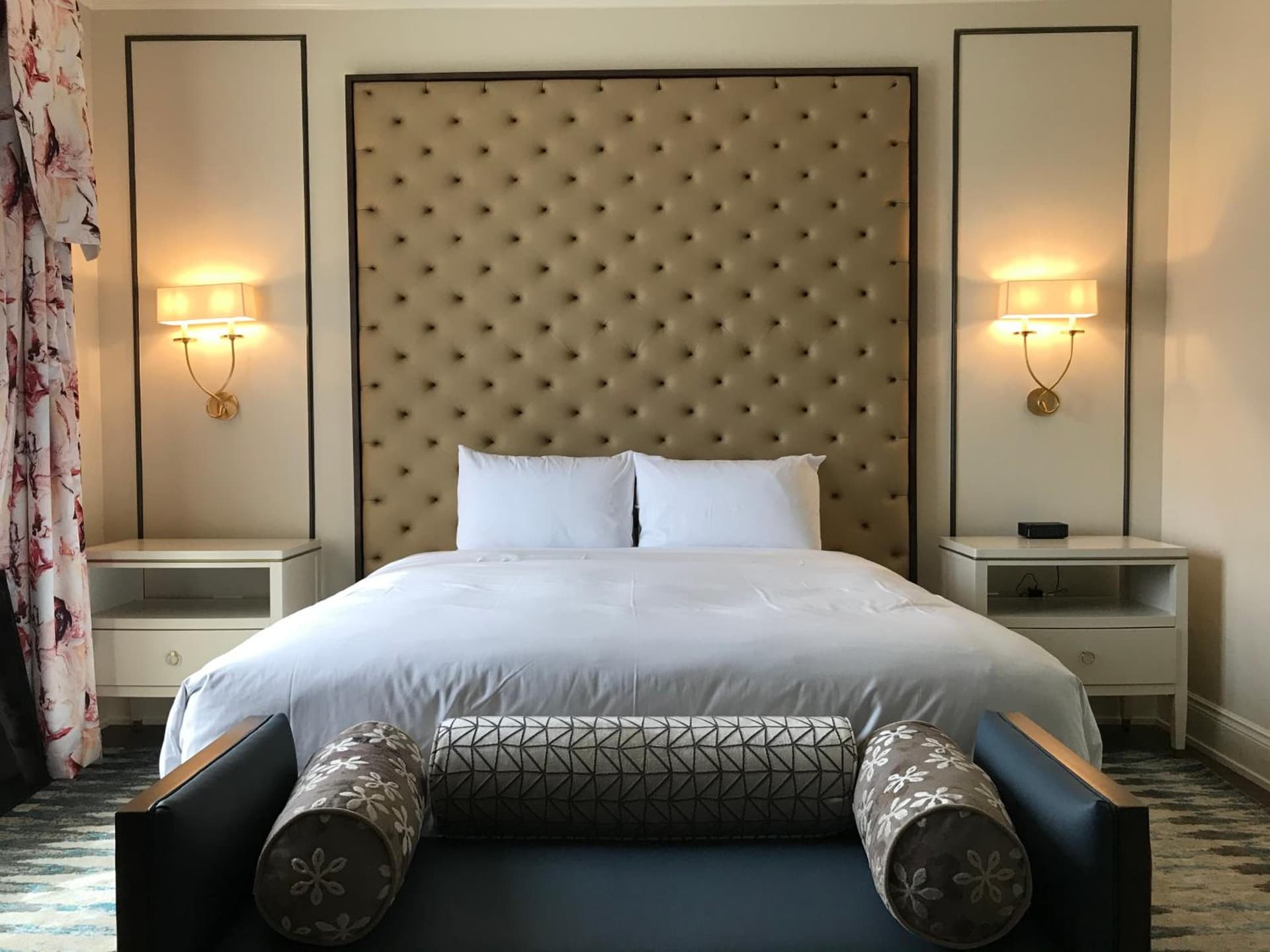The Inn at Meadowbrook property views in Prairie Village, KS — gallery photo 3