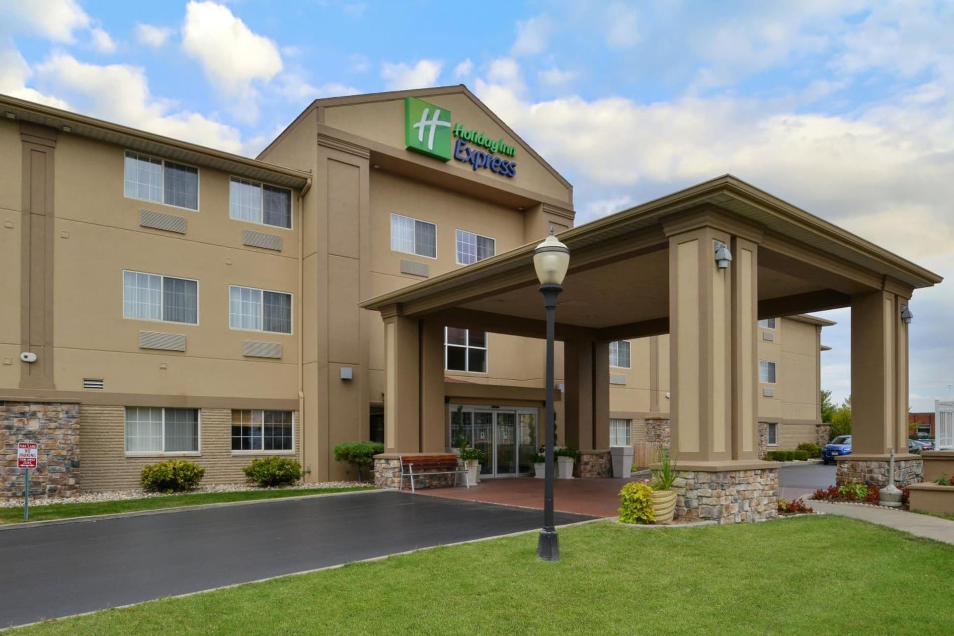 Holiday Inn Express Hotel & Suites-Saint Joseph by IHG featured exterior or lobby in Saint Joseph, MI — similar hotel