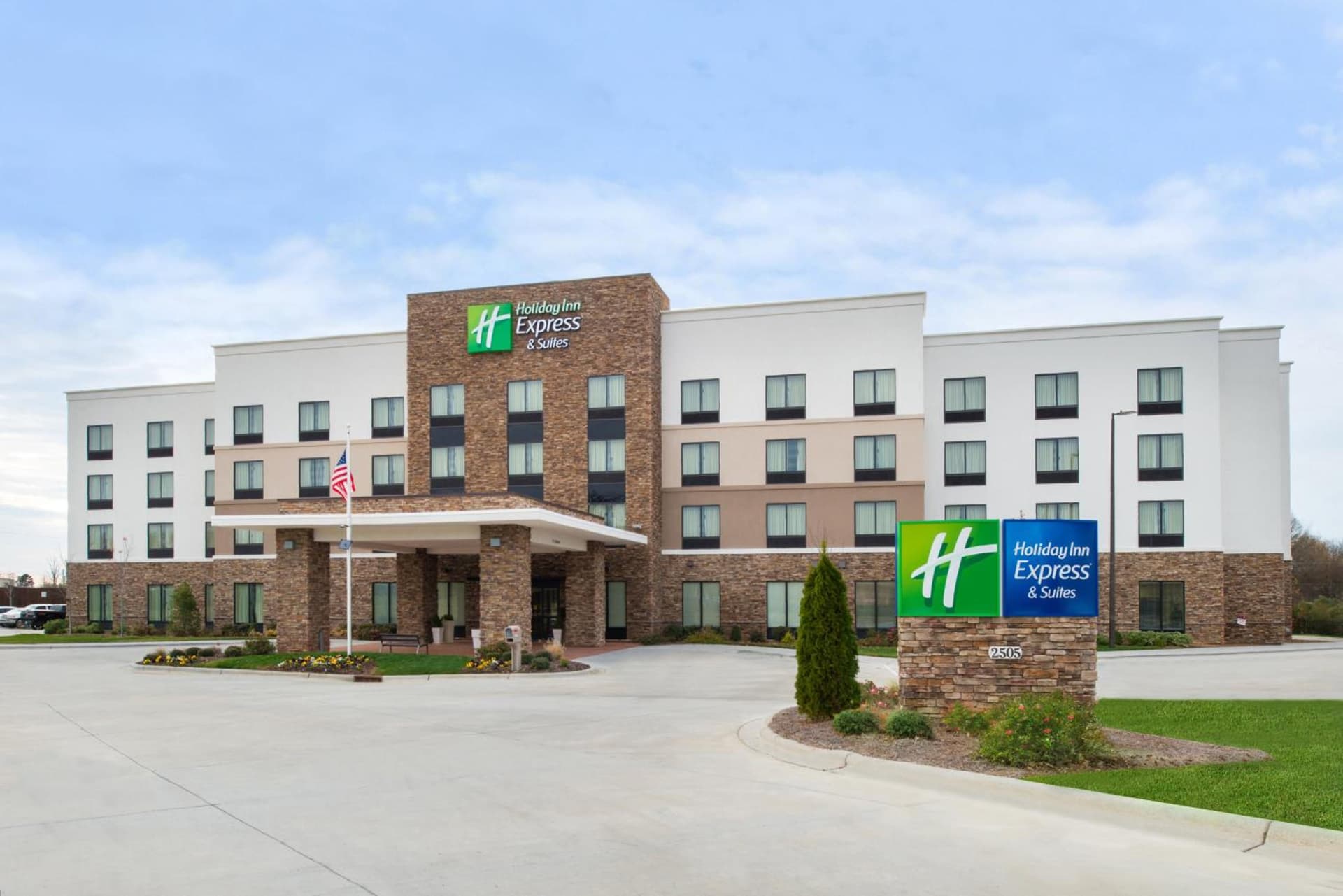 Holiday Inn Express & Suites Monroe by IHG — hotel in Monroe, North Carolina