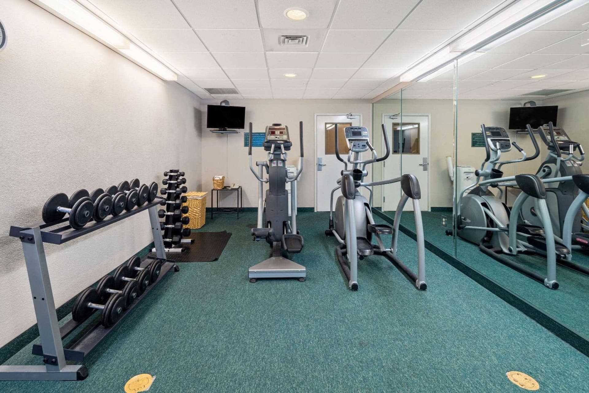 La Quinta Inn and Suites Fort Myers I-75 gallery photo in Fort Myers, FL — image 22